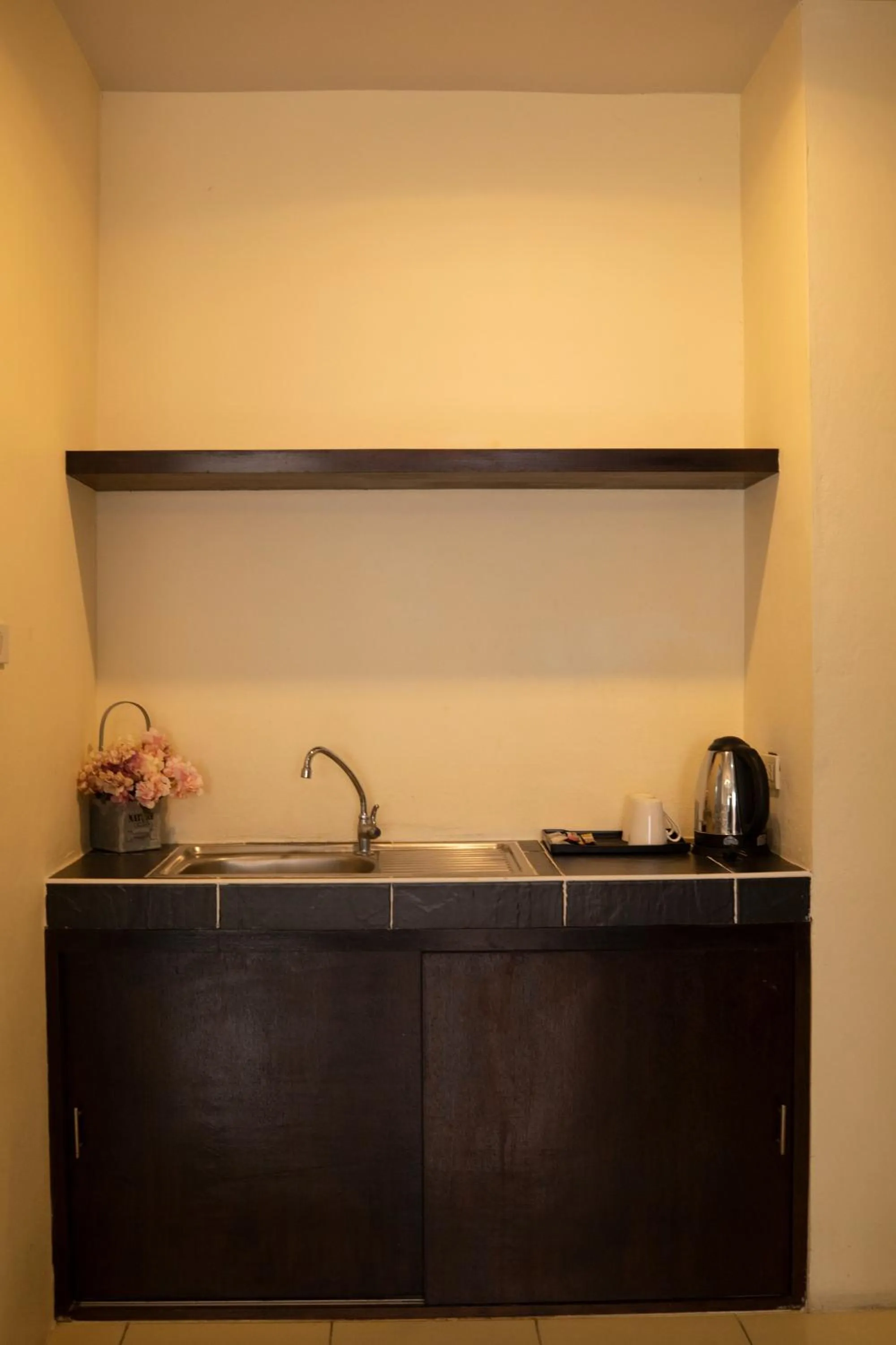 Kitchen or kitchenette in Lily Holiday hotel 百合假日酒店