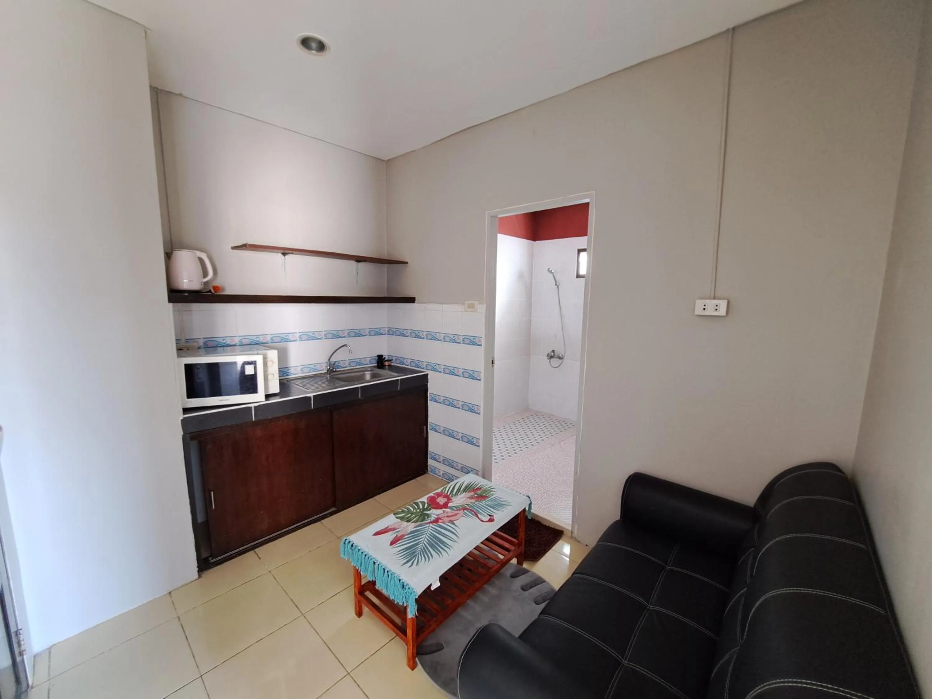 Kitchen or kitchenette in Lily Holiday hotel 百合假日酒店