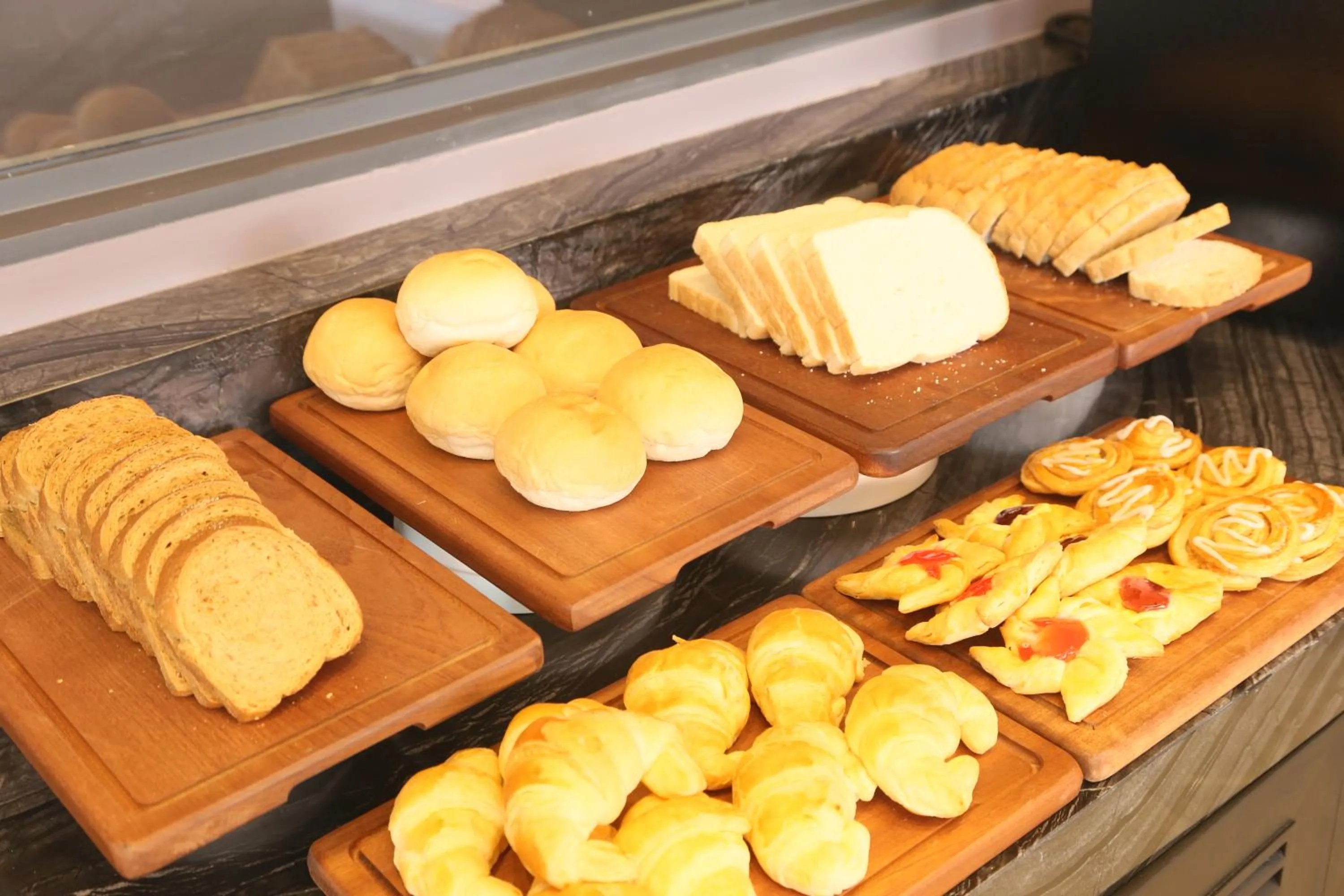 Breakfast in Amethyst Hotel Pattaya