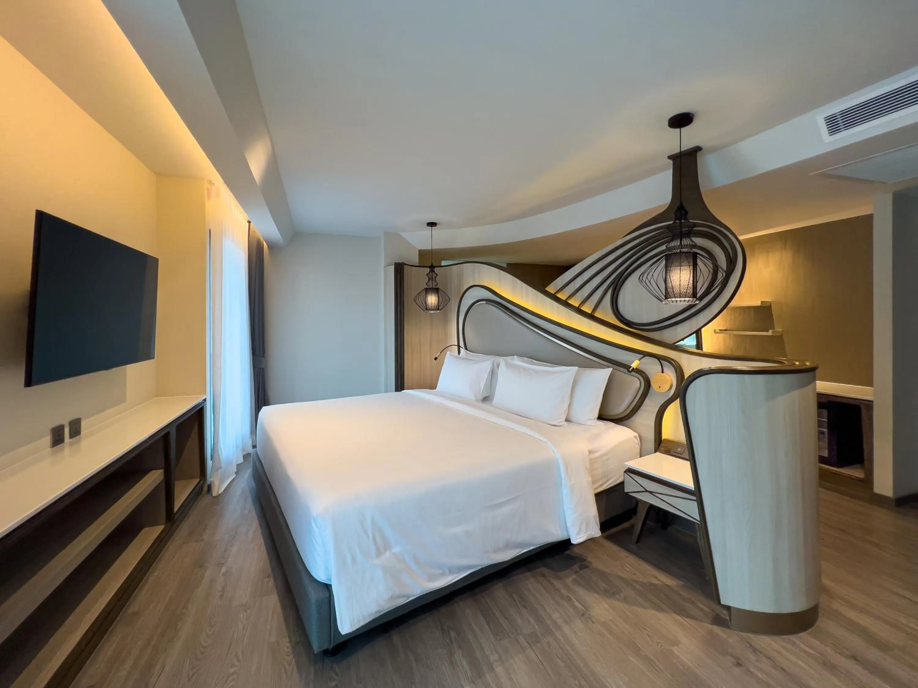 Bed in Amethyst Hotel Pattaya