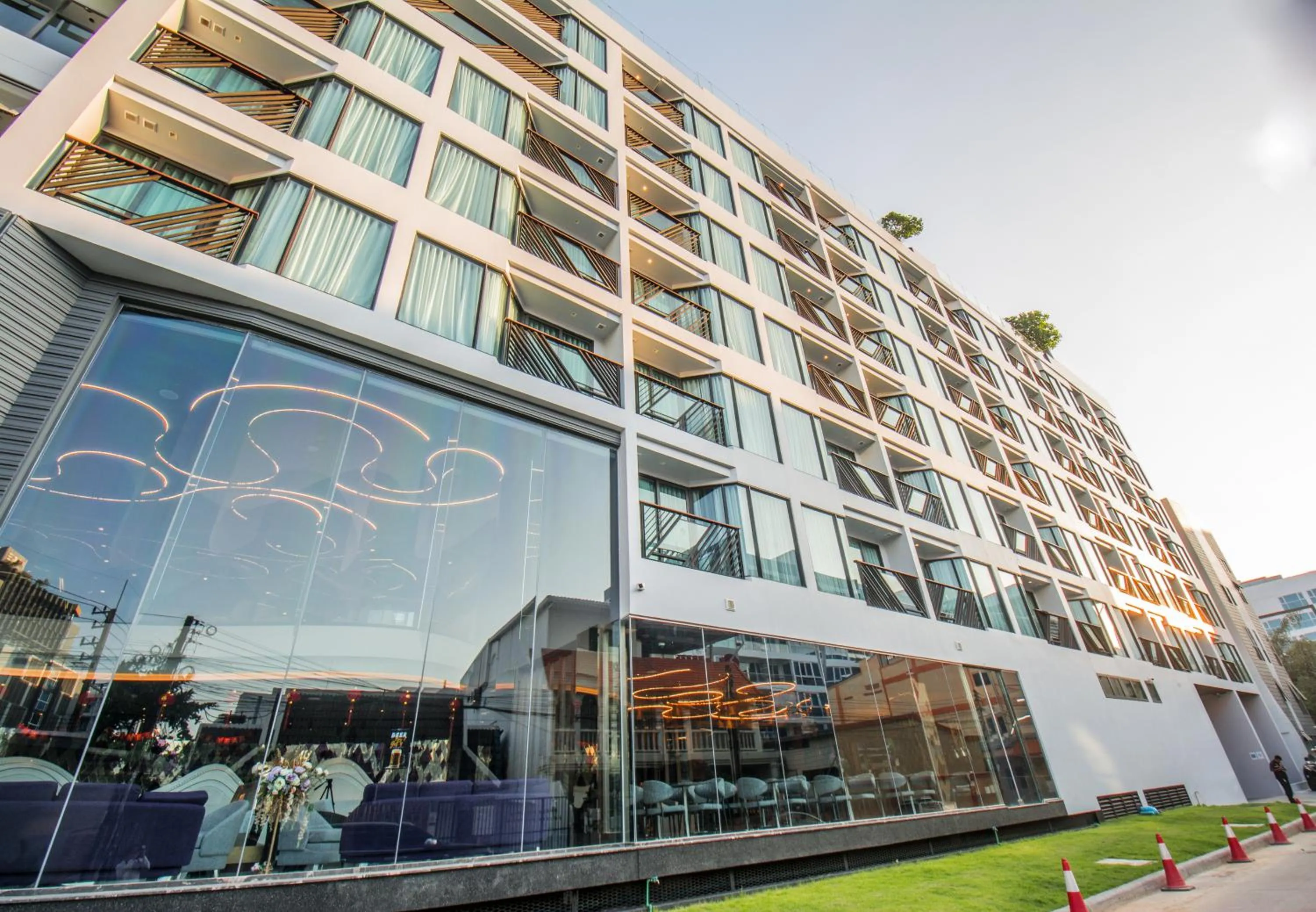 Property building in Amethyst Hotel Pattaya