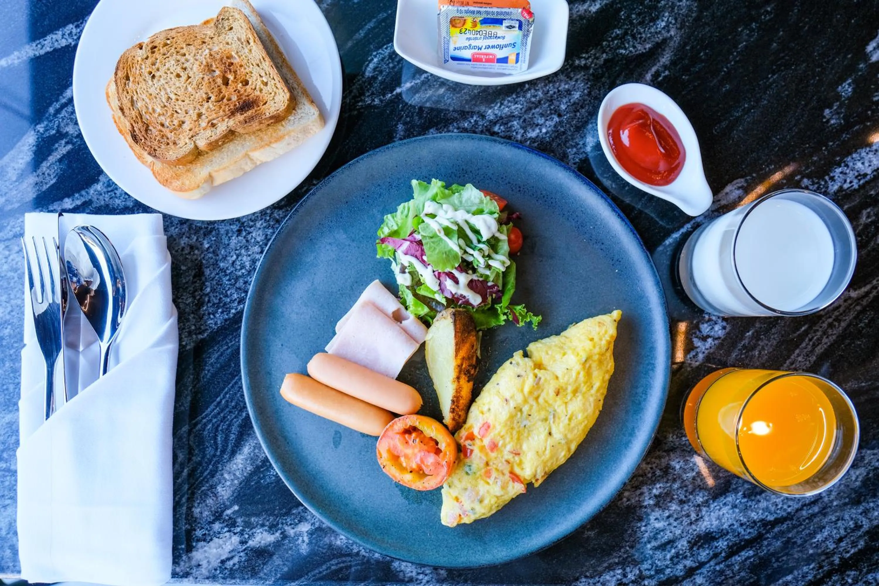 Breakfast in Amethyst Hotel Pattaya