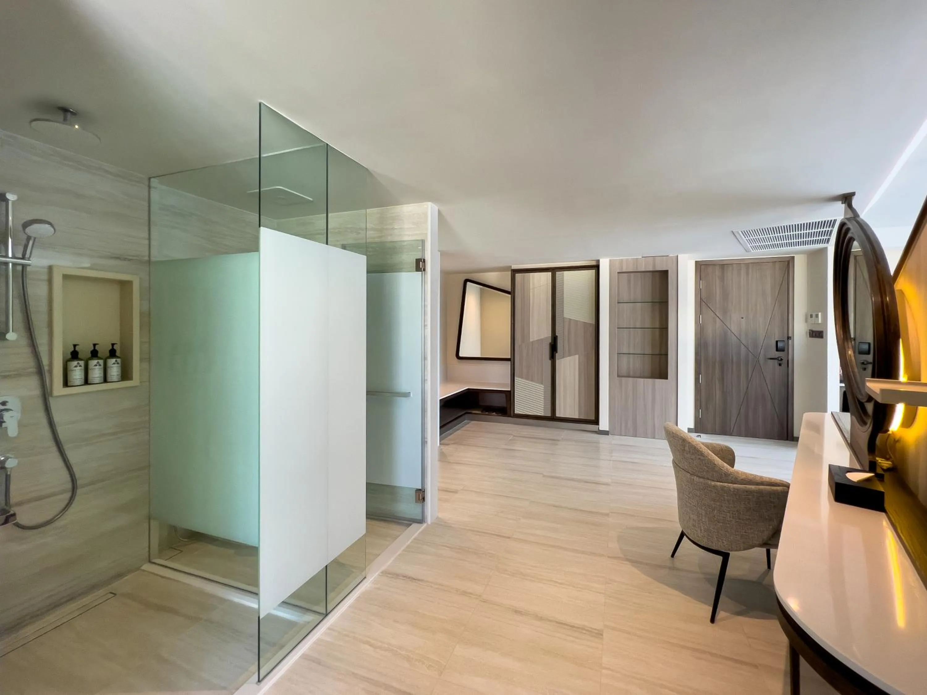 Bathroom in Amethyst Hotel Pattaya