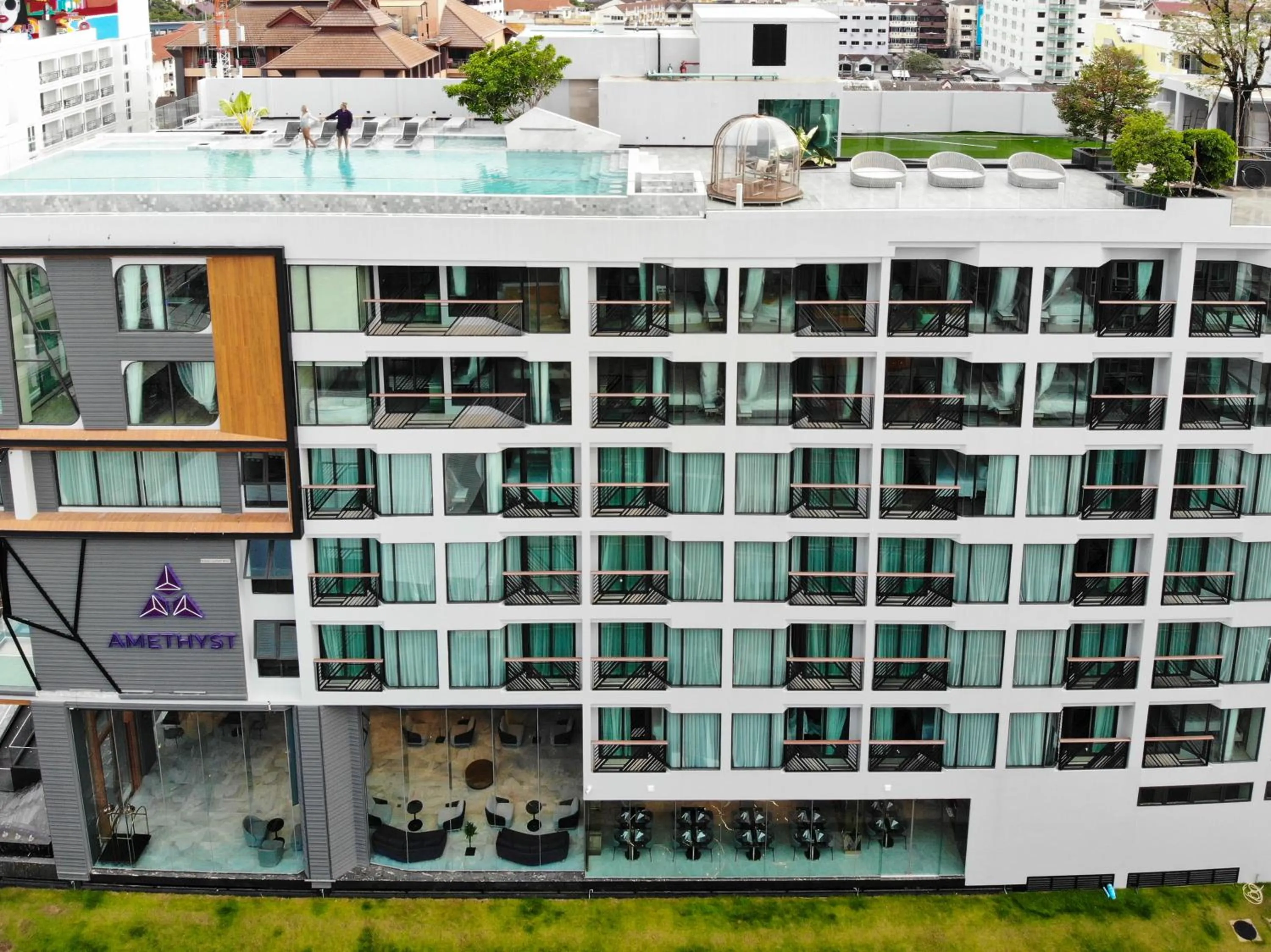 Property building in Amethyst Hotel Pattaya