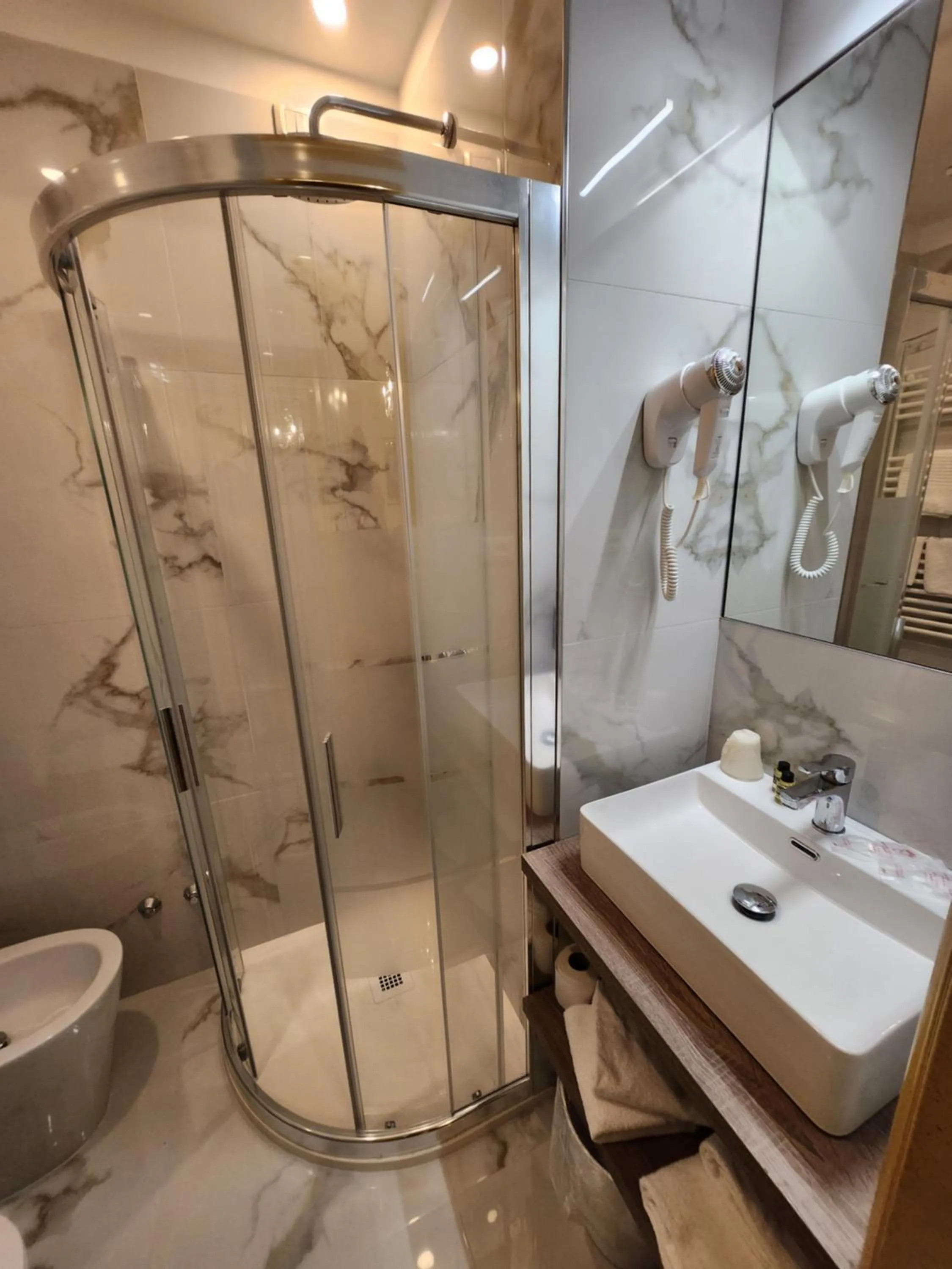 Shower in Hotel Villa Edera