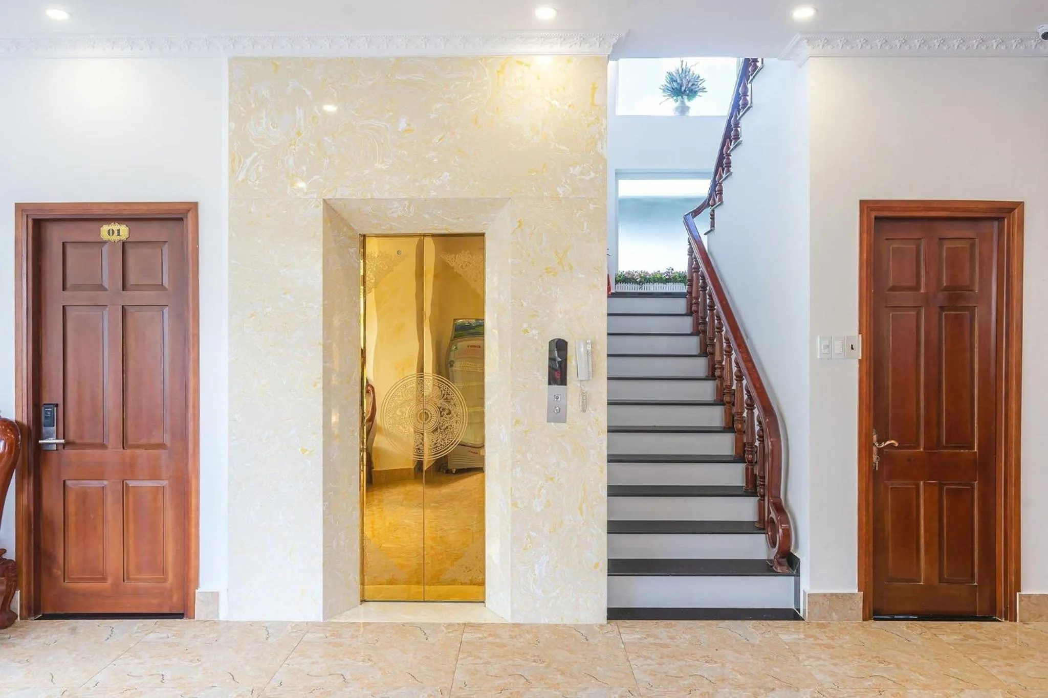 elevator in Villa Hoa Ly Đà Lạt