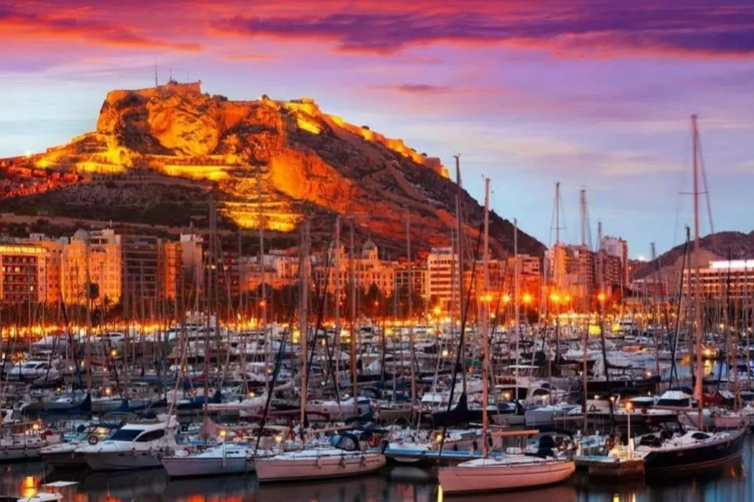 Nearby landmark in LA CASA MORISCA