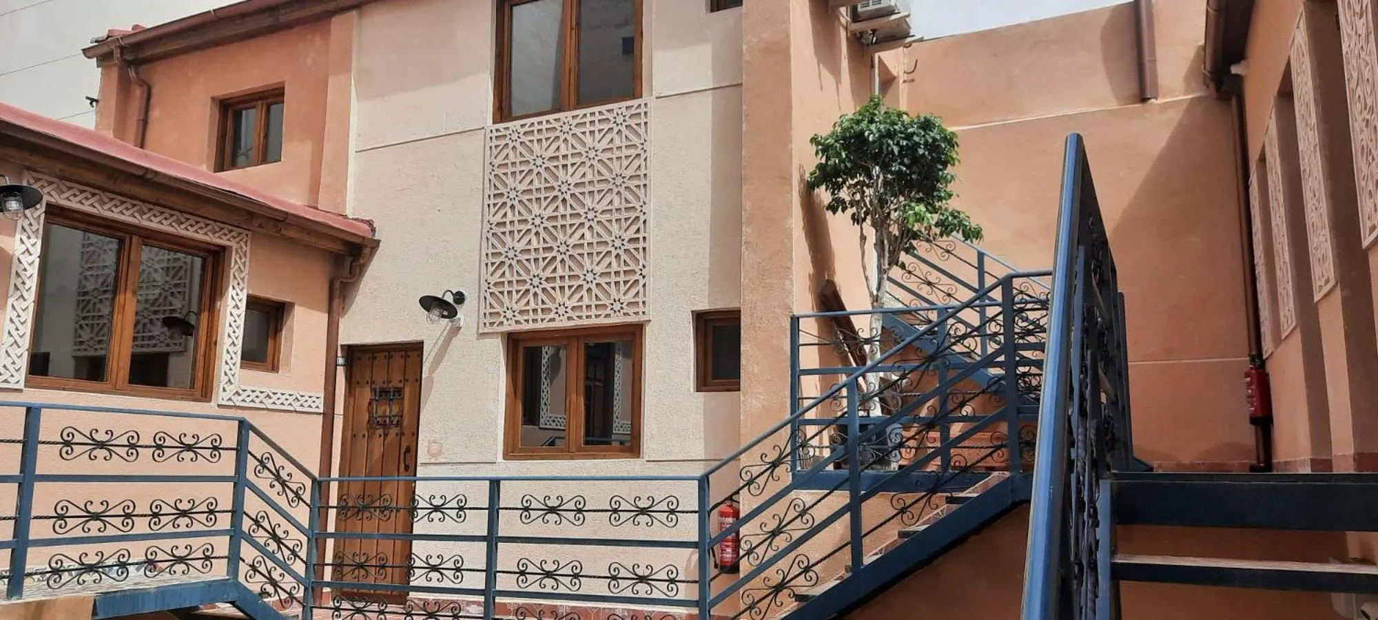 Facade/entrance in LA CASA MORISCA