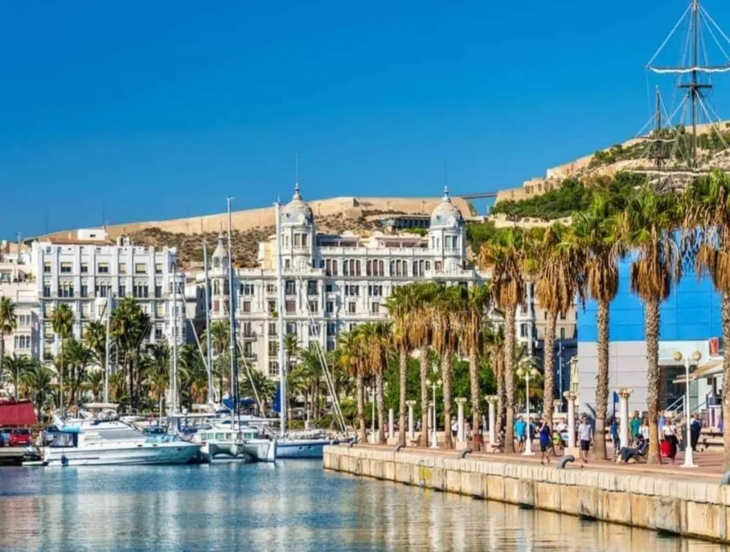 Nearby landmark in LA CASA MORISCA