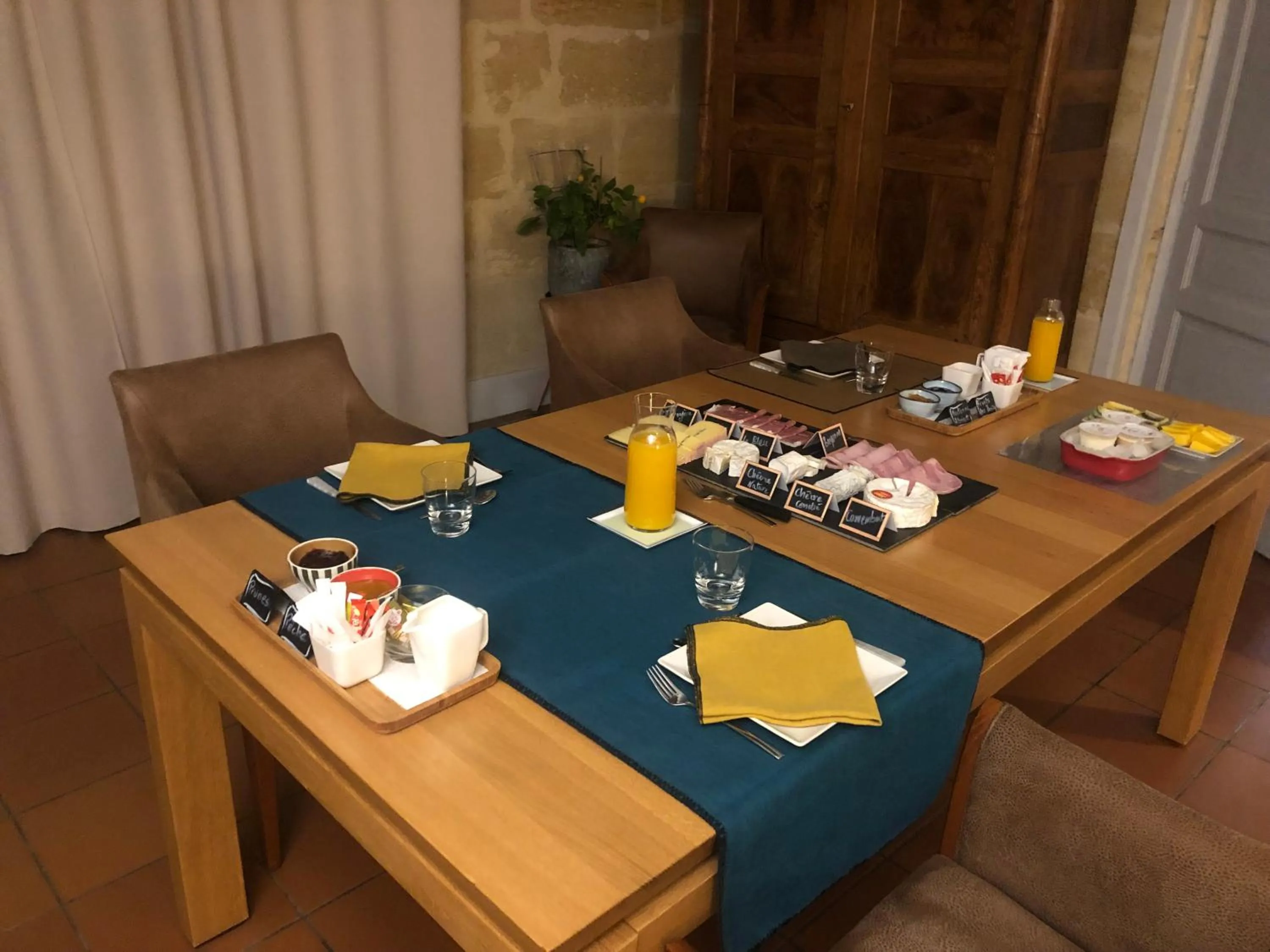 Breakfast in Le Numéro 15