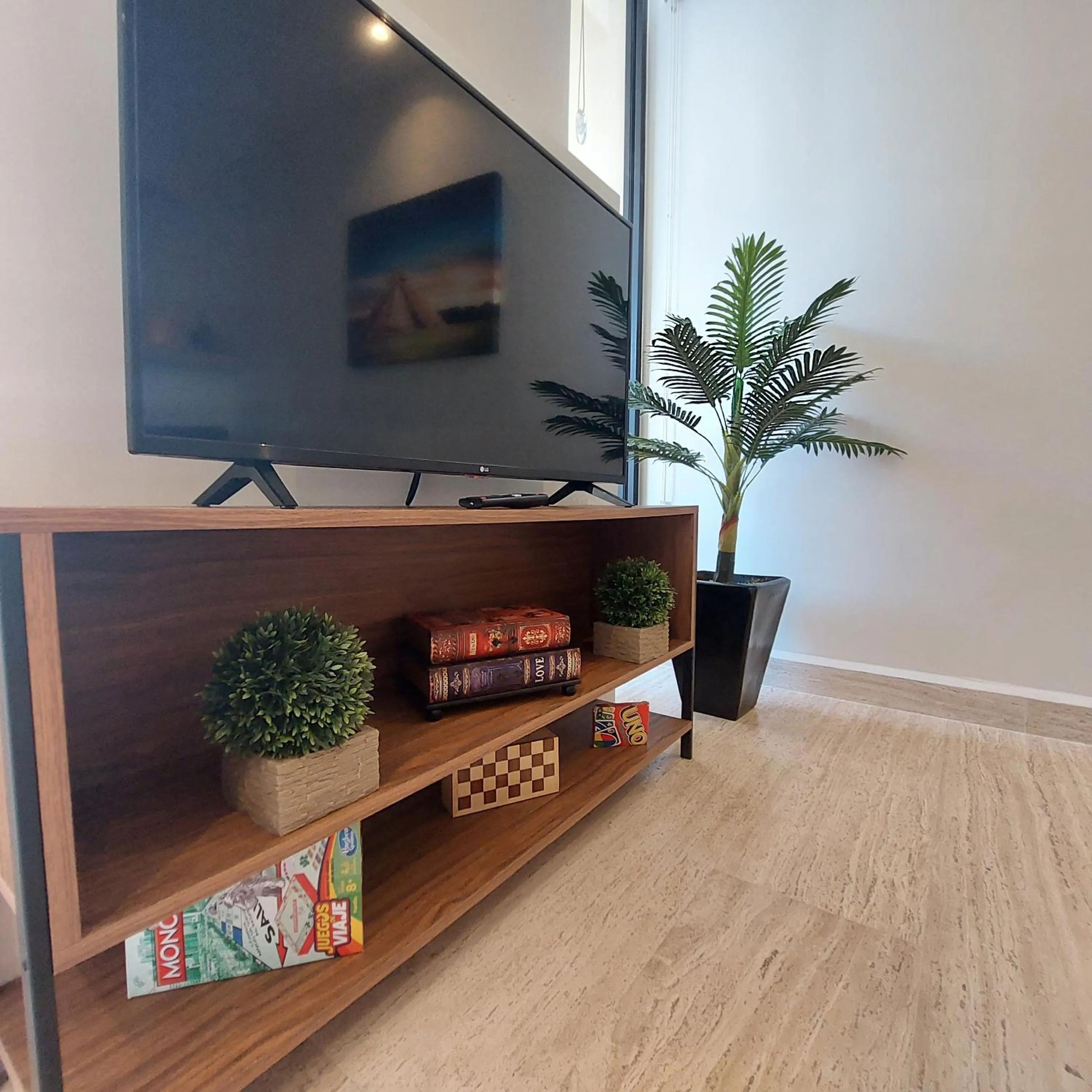 Communal lounge/ TV room in 'Syrena Luxury Caribbean' Heart of Playa del Carmen - Fast Wi-fi - Sea Views