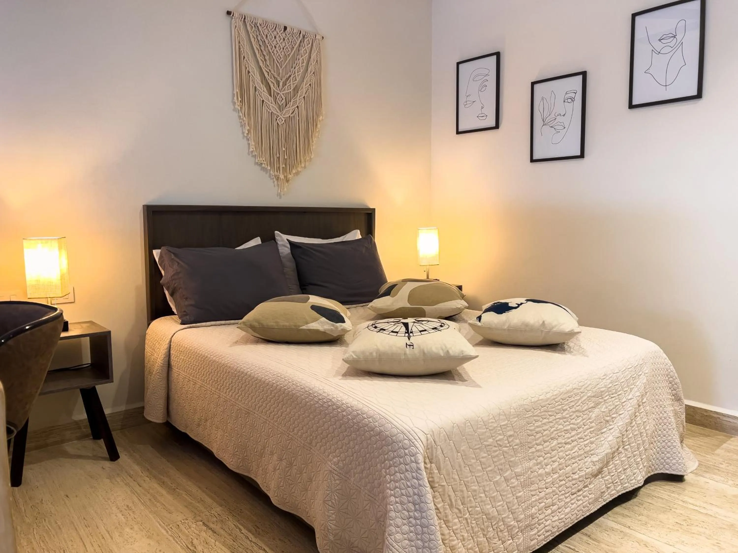 Bedroom, Bed in 'Syrena Luxury Caribbean' Heart of Playa del Carmen - Fast Wi-fi - Sea Views