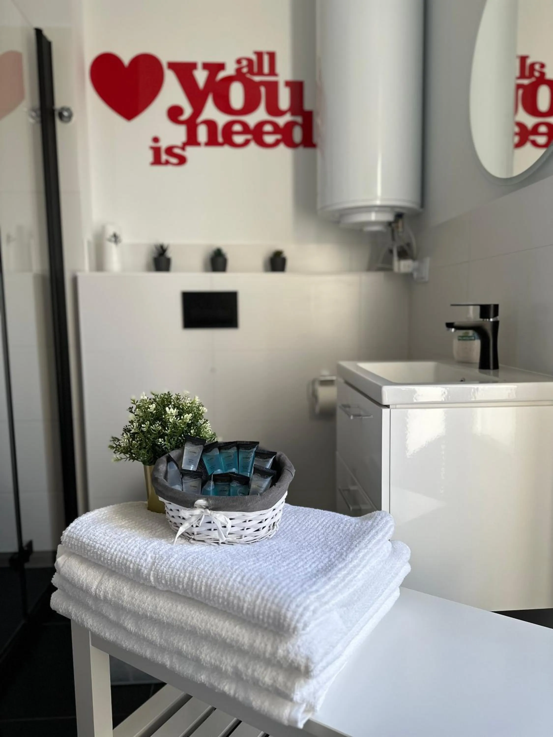 Bathroom, Bed in Cuda Natury - Niebo, Wiatr, Ziemia