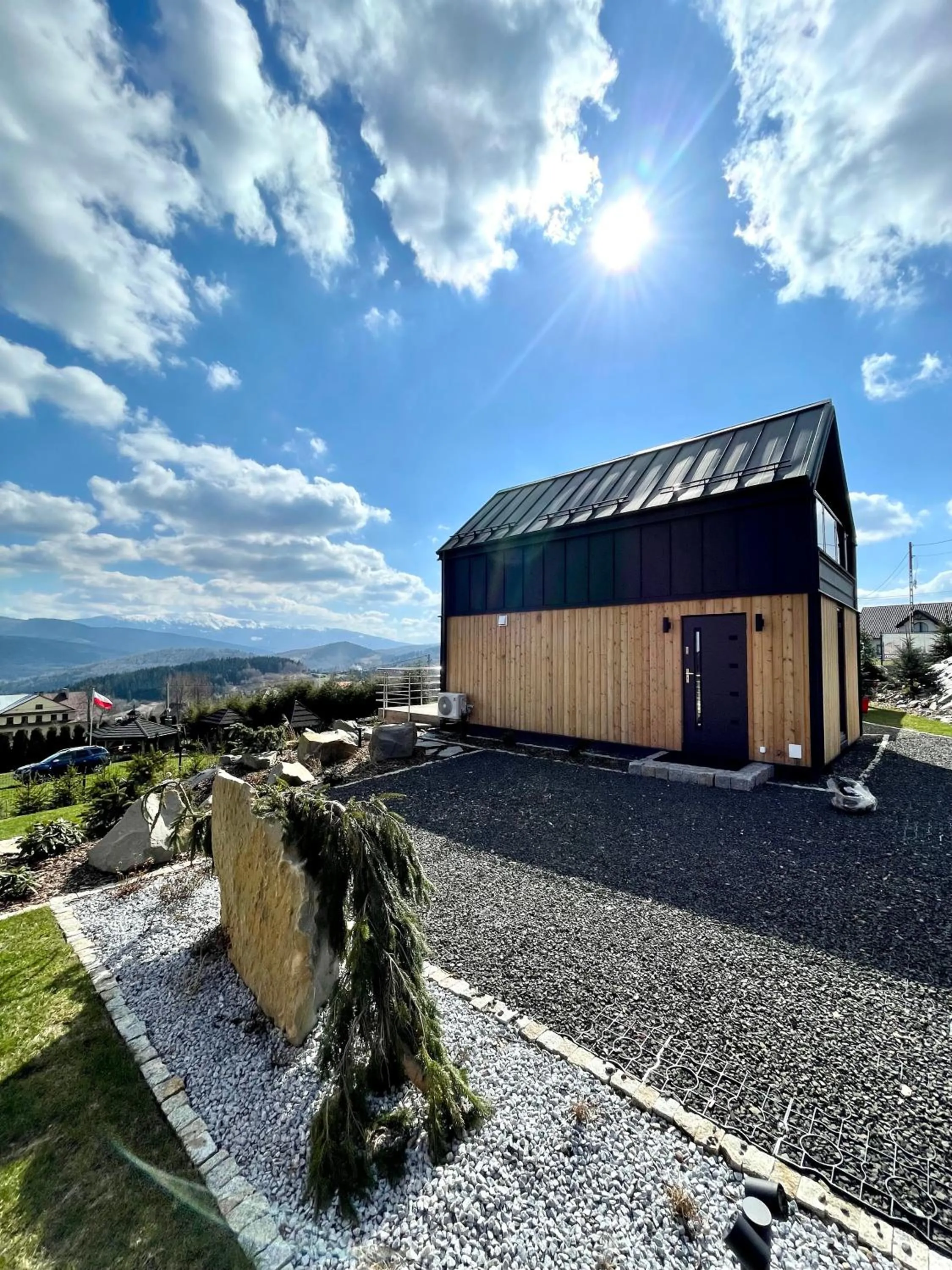 Property building in Cuda Natury - Niebo, Wiatr, Ziemia
