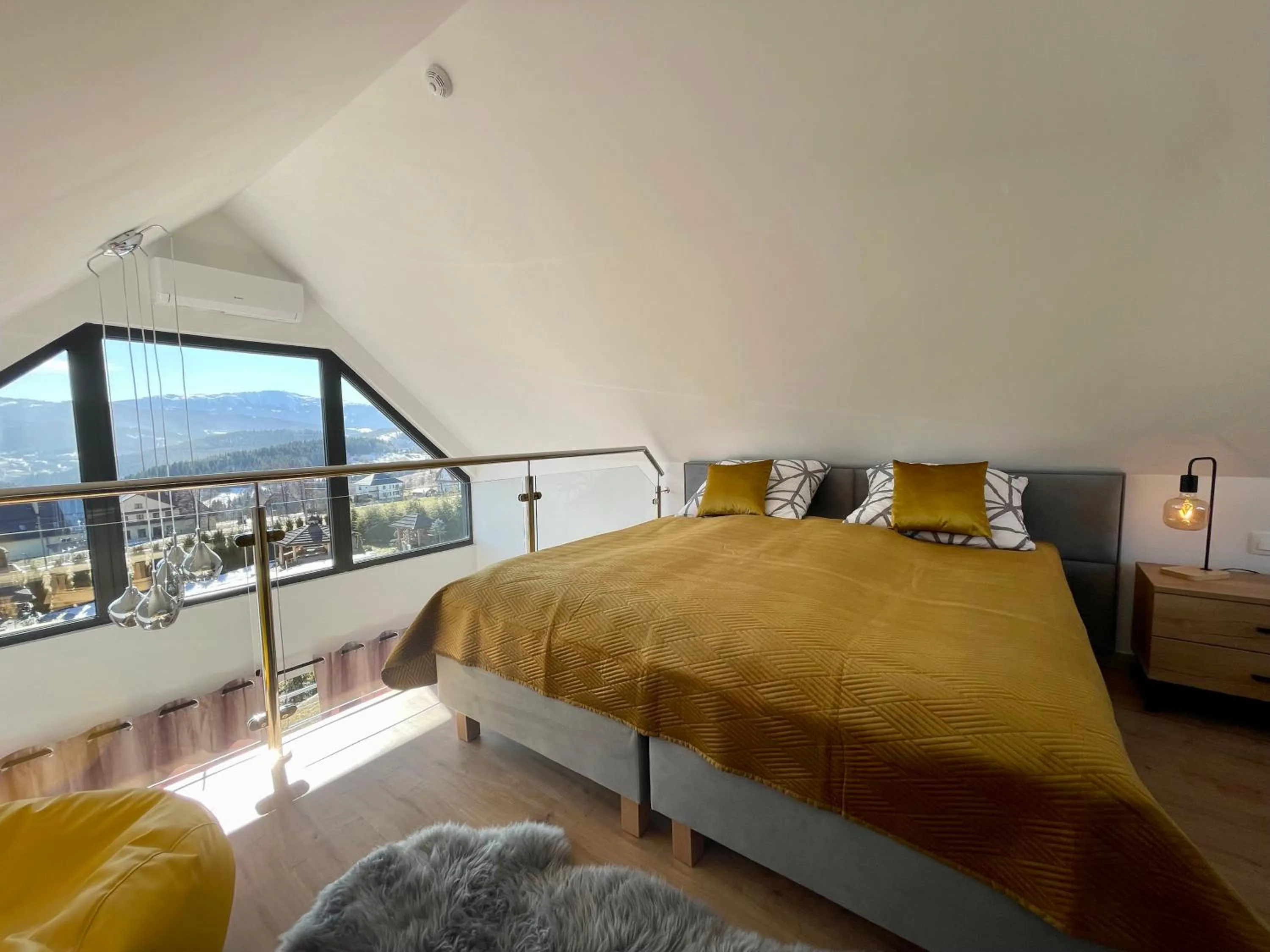Bedroom, Bed in Cuda Natury - Niebo, Wiatr, Ziemia