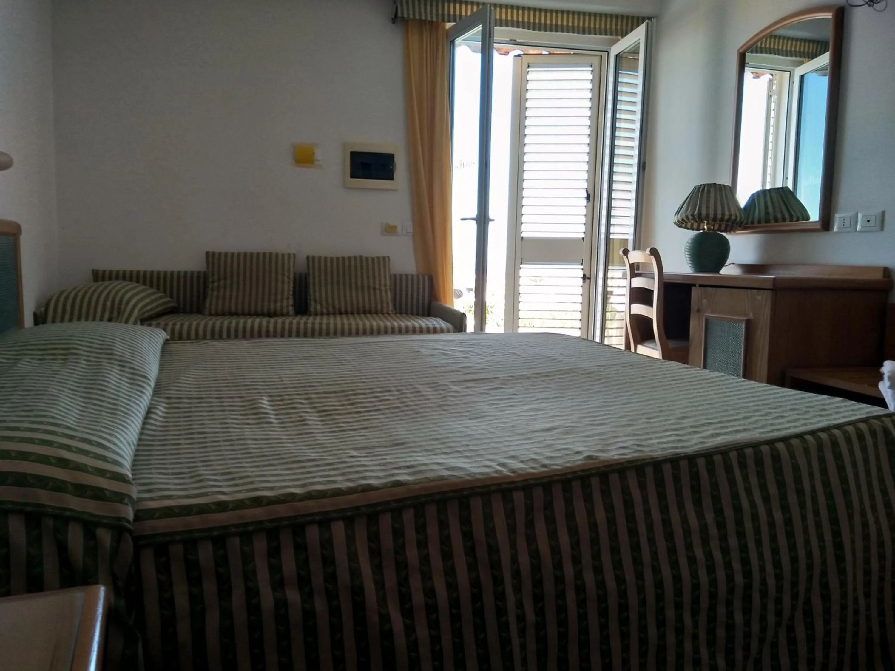 Photo of the whole room, Bed in Casthotels Tramonto d'oro Terme