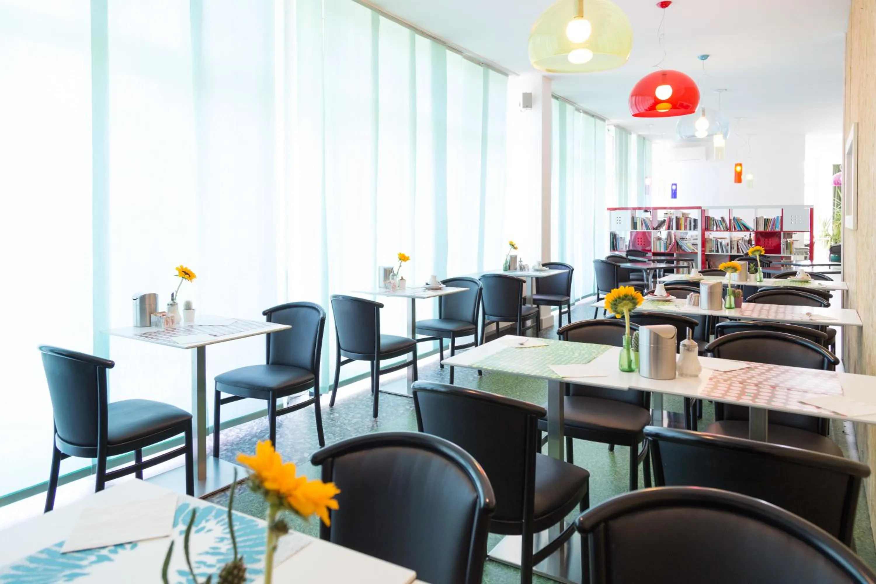 Restaurant/places to eat in Hotels Campus