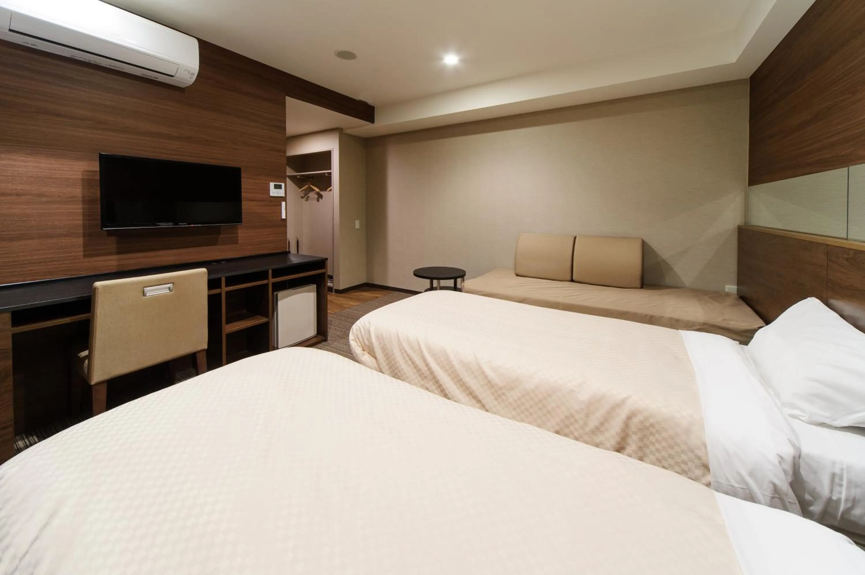 Photo of the whole room in Osaka Fujiya Hotel