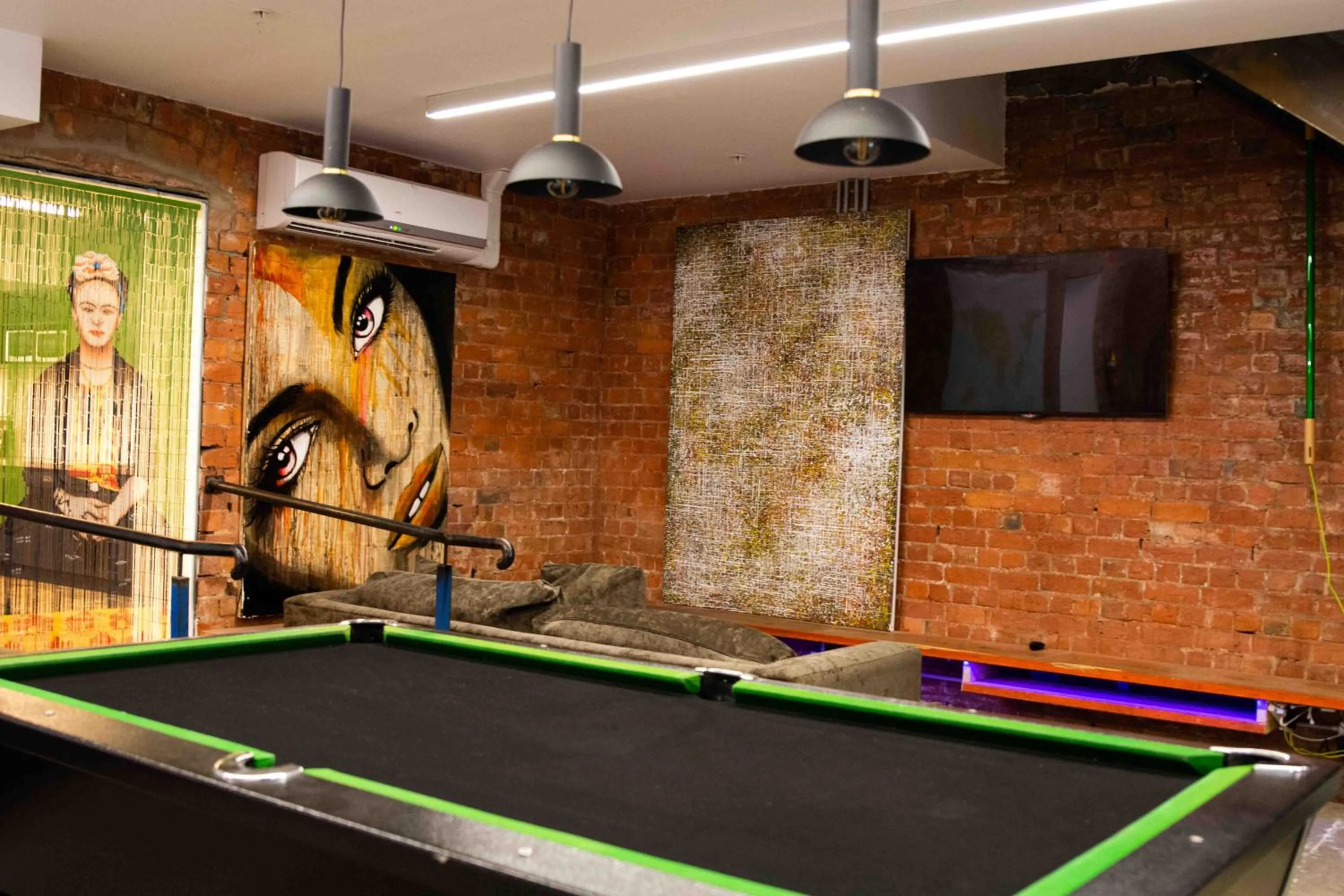 Communal lounge/ TV room in Bayside House