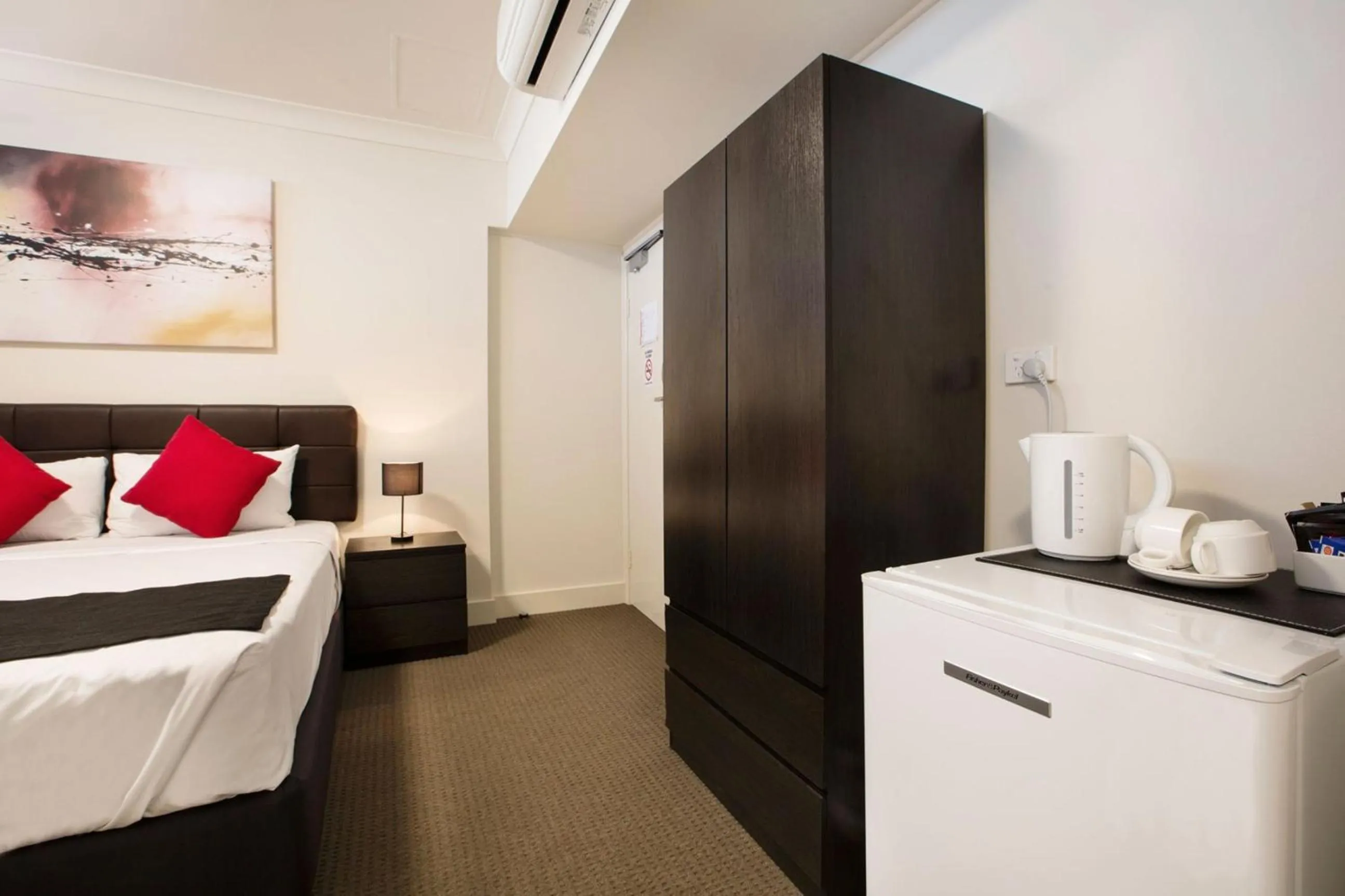 Bed in Enfield Hotel