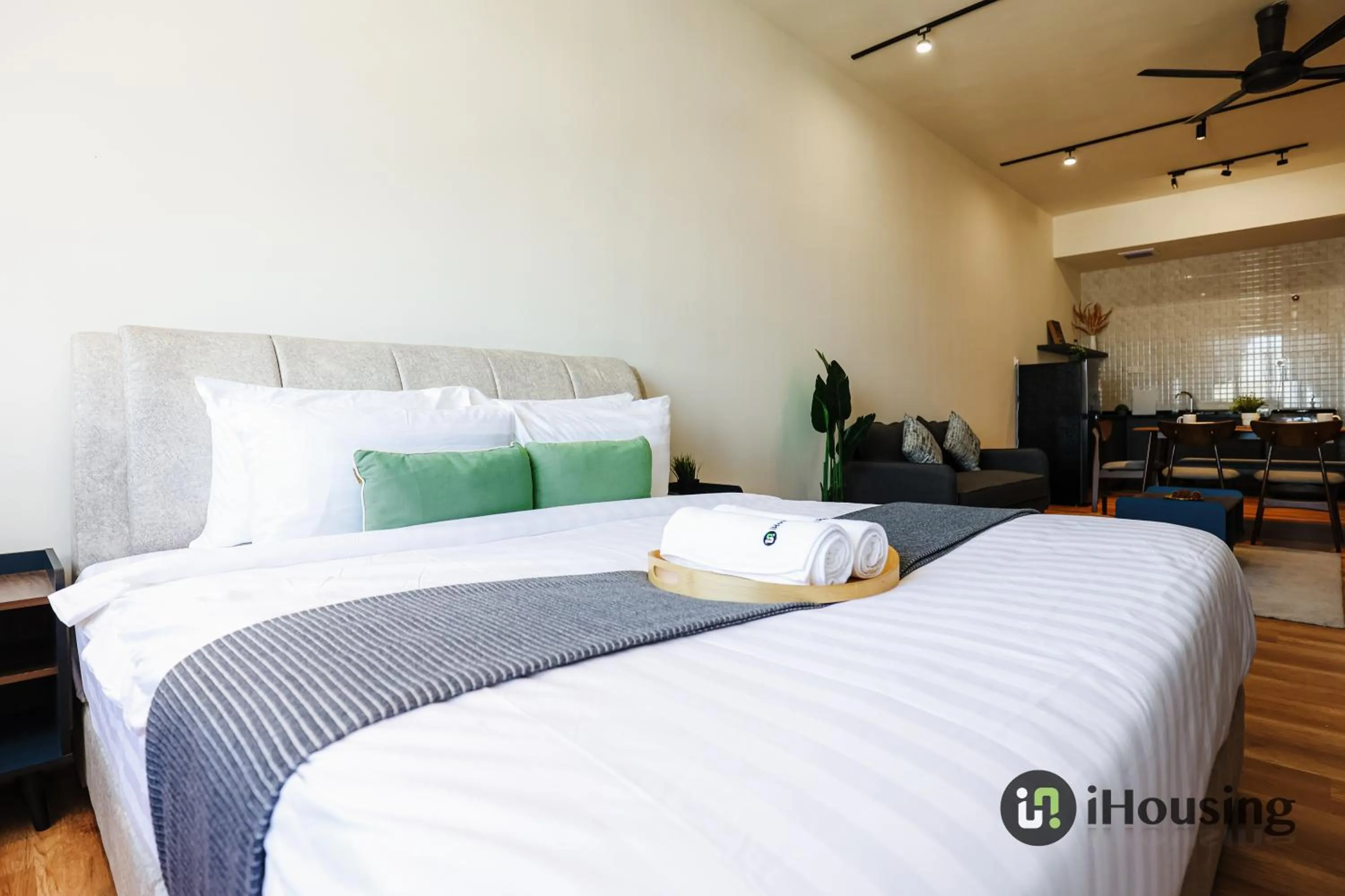 Bed in The Quartz Melaka By I Housing