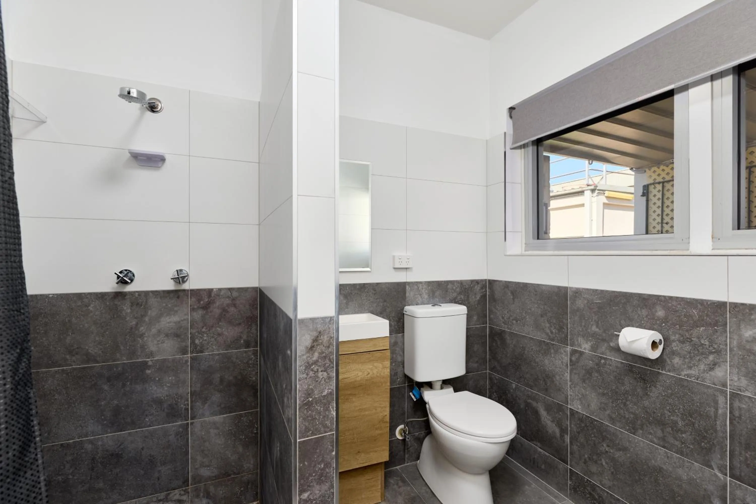 Bathroom in Inala Hotel