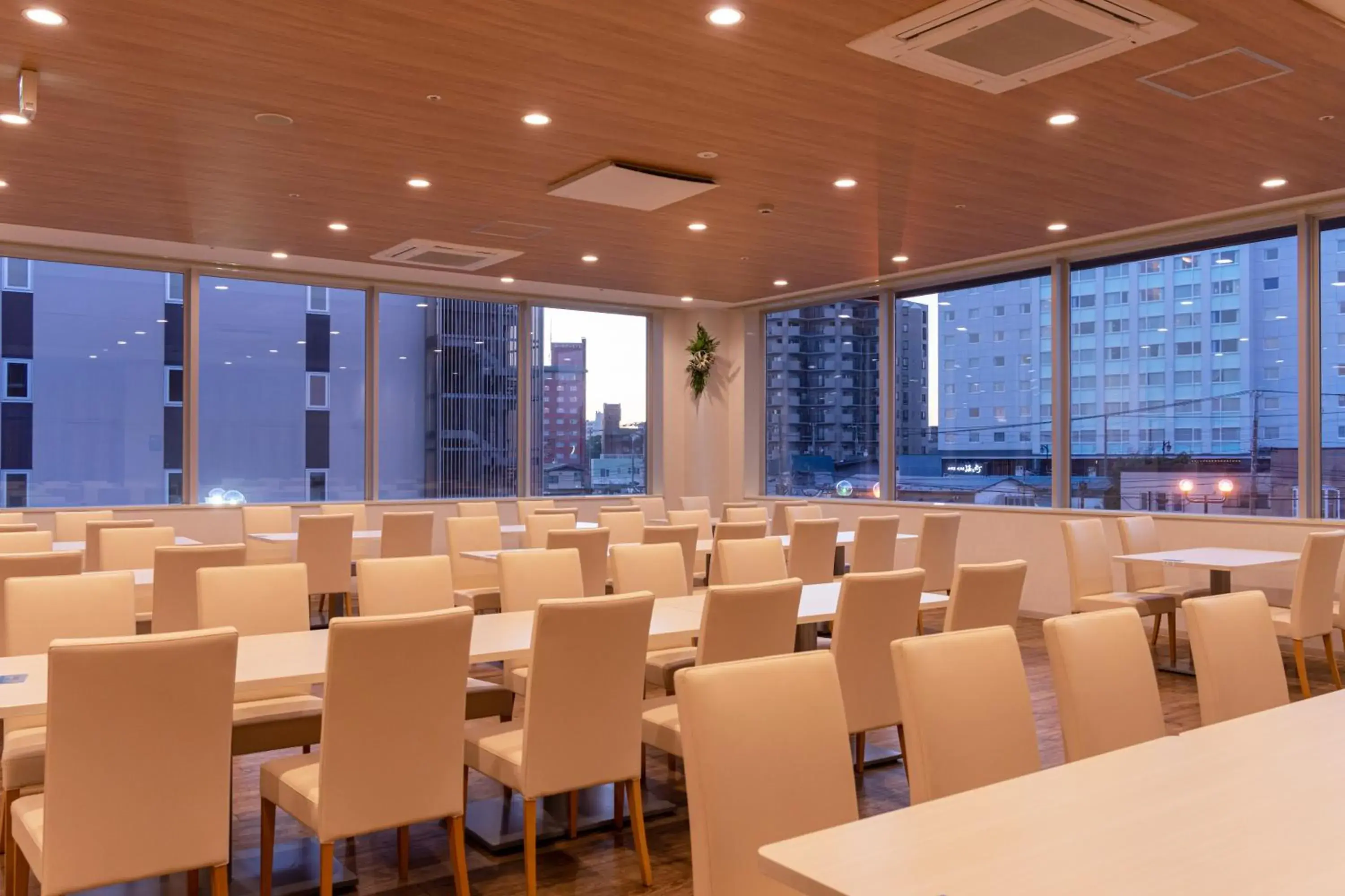 Restaurant/places to eat in Imagine Hotel & Resort Restaurant/places to eat in Imagine Hotel & Resort