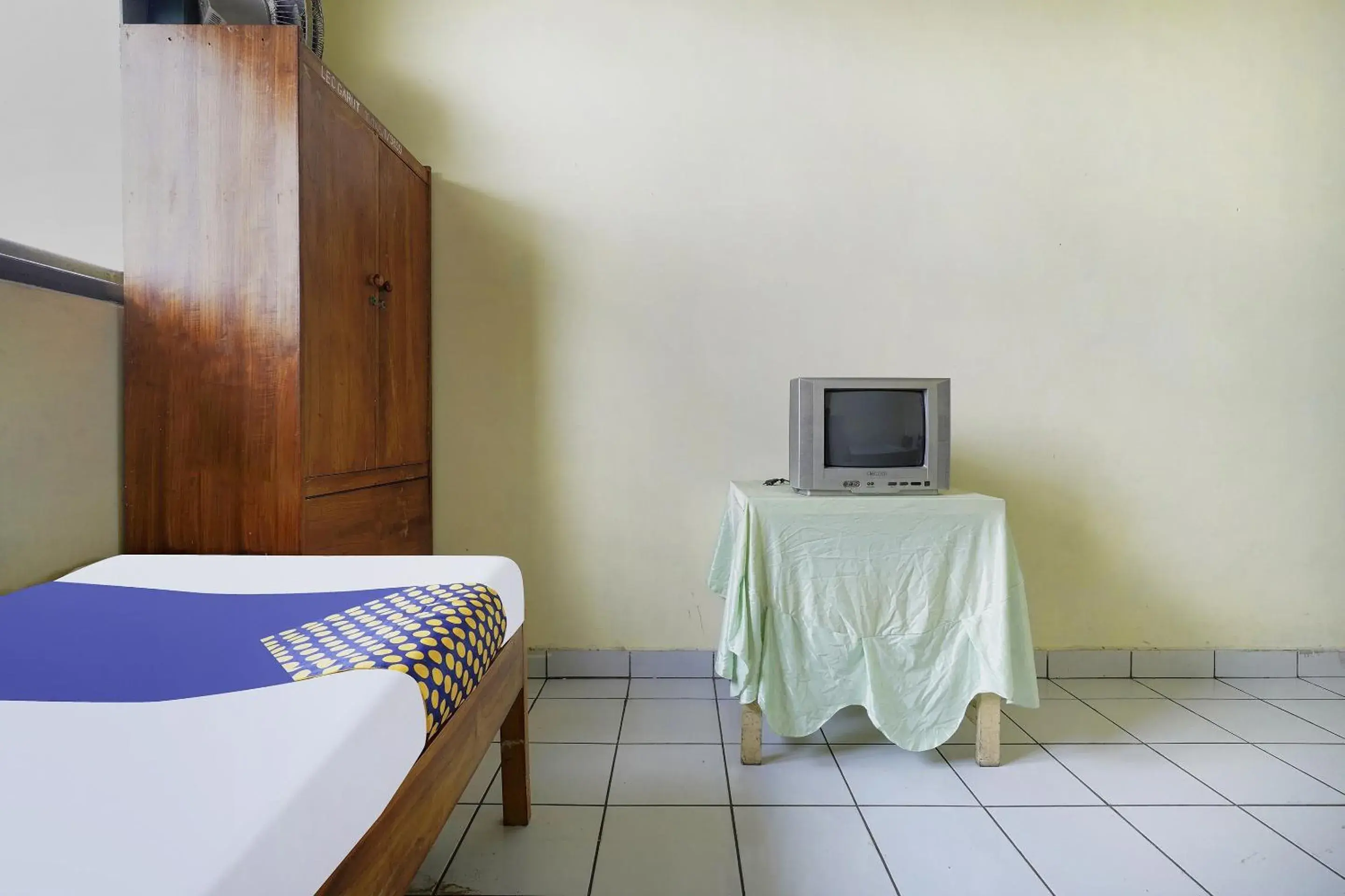 Bedroom in Hotel O Wisma Lec Syariah Bedroom in Hotel O Wisma Lec Syariah
