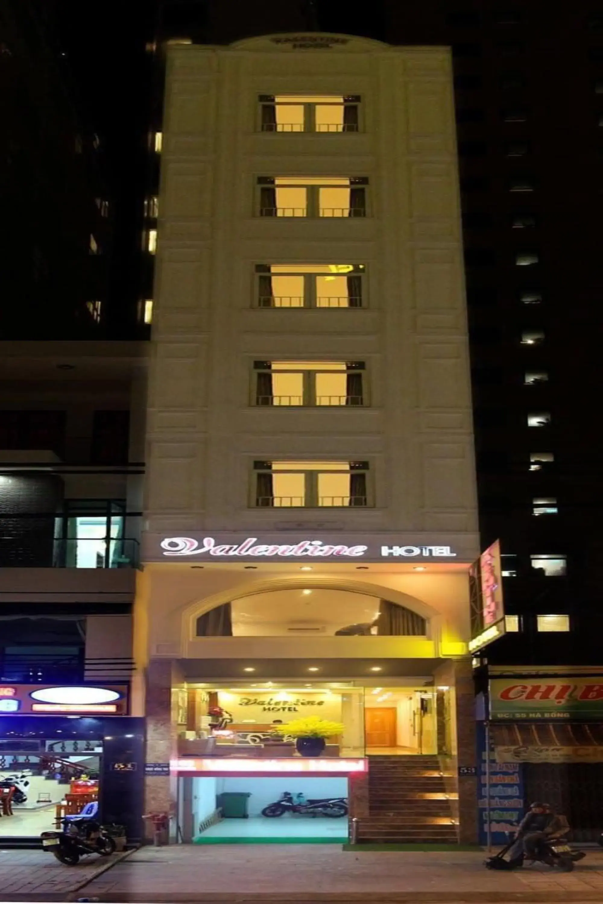 Property building in Valentine Hotel Property building in Valentine Hotel