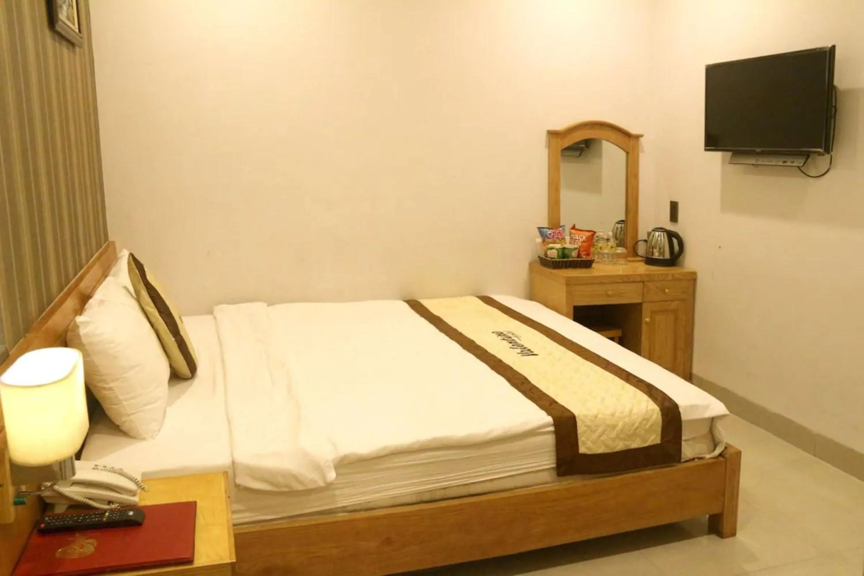 Bedroom, Bed in Valentine Hotel