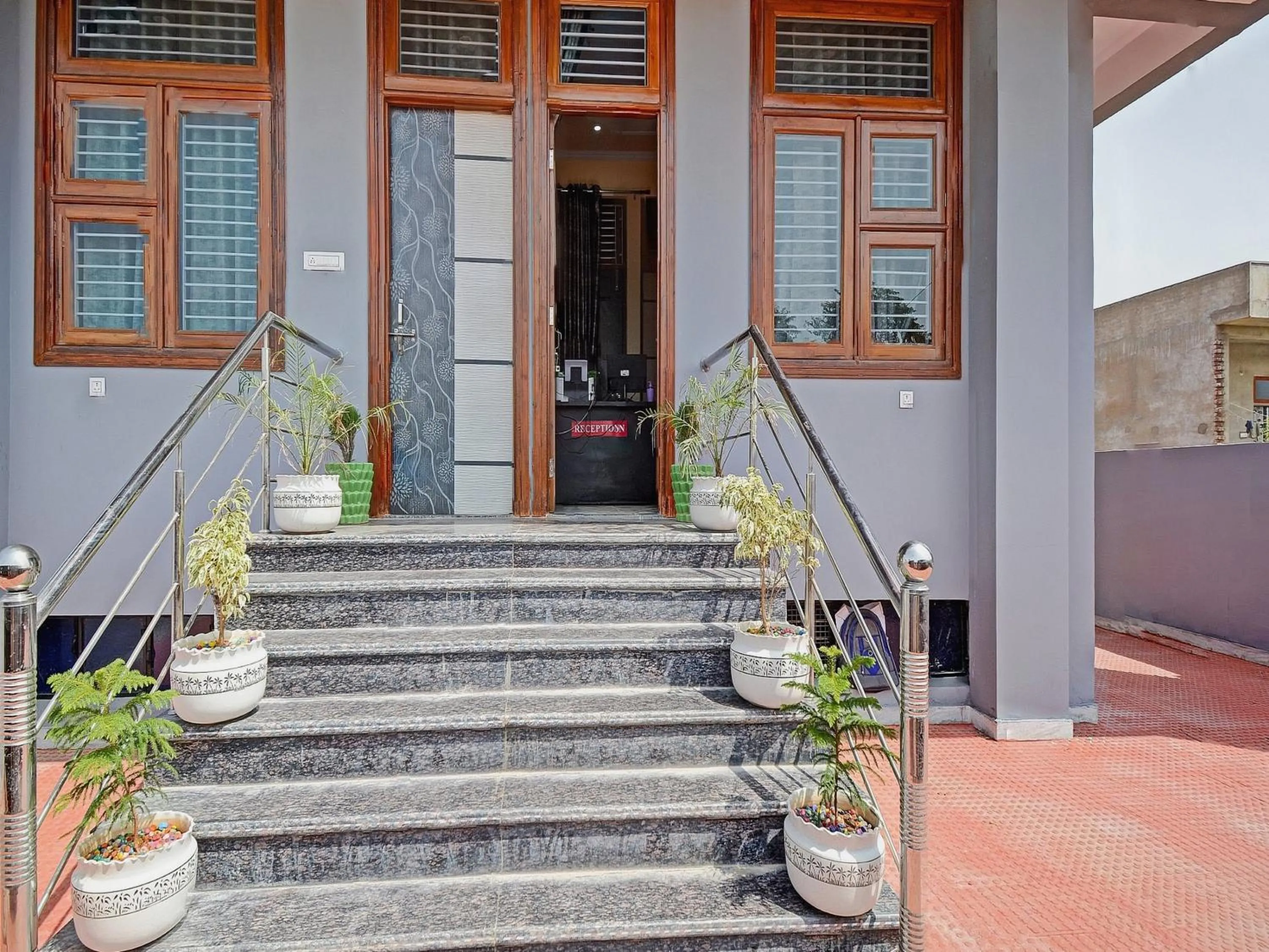 Facade/entrance in Hotel O Kalot