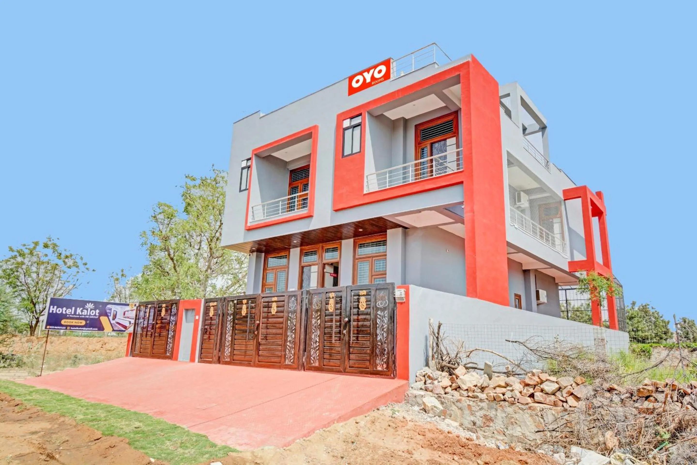 Facade/entrance in Hotel O Kalot