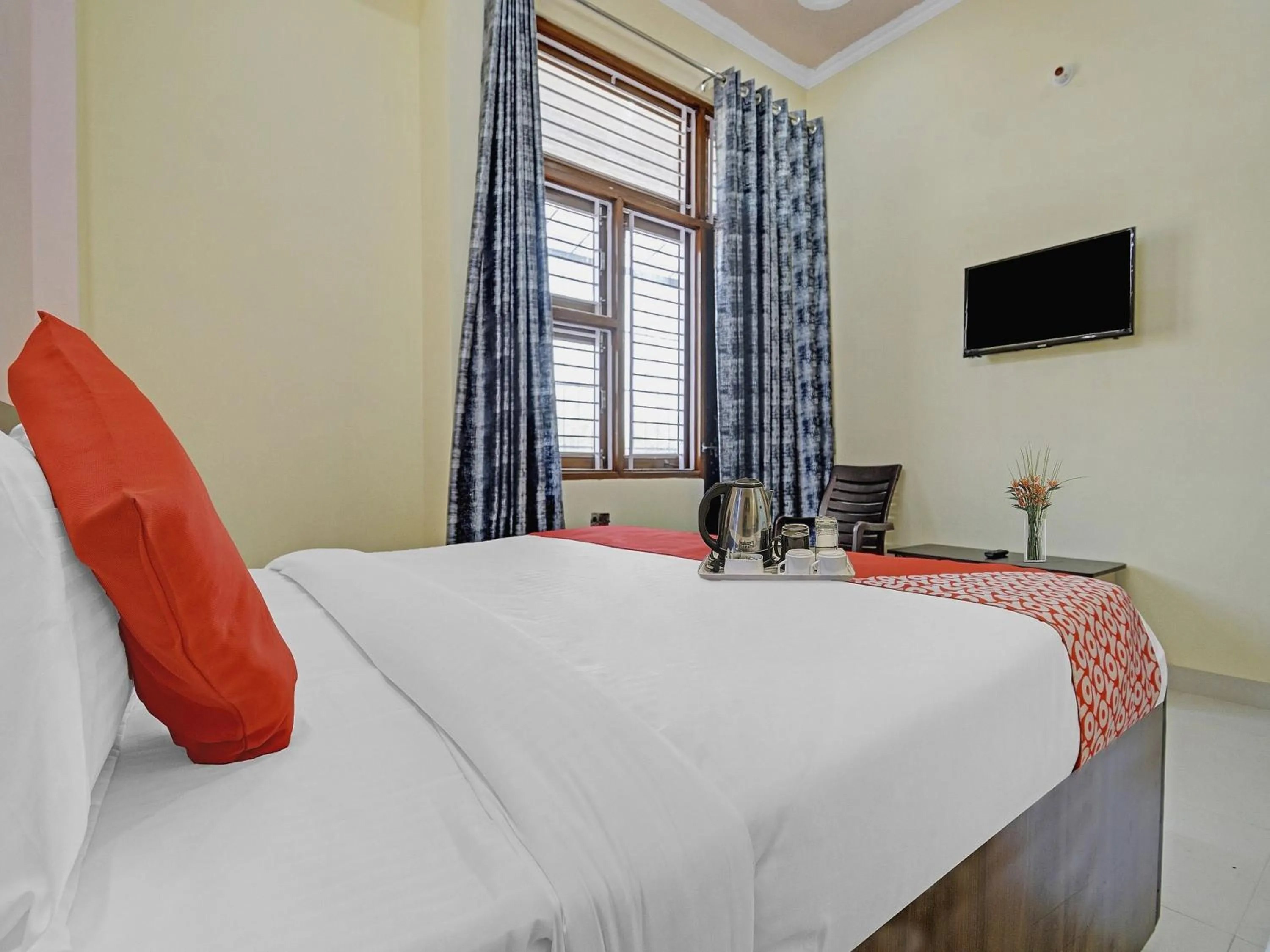 Bedroom in Hotel O Kalot