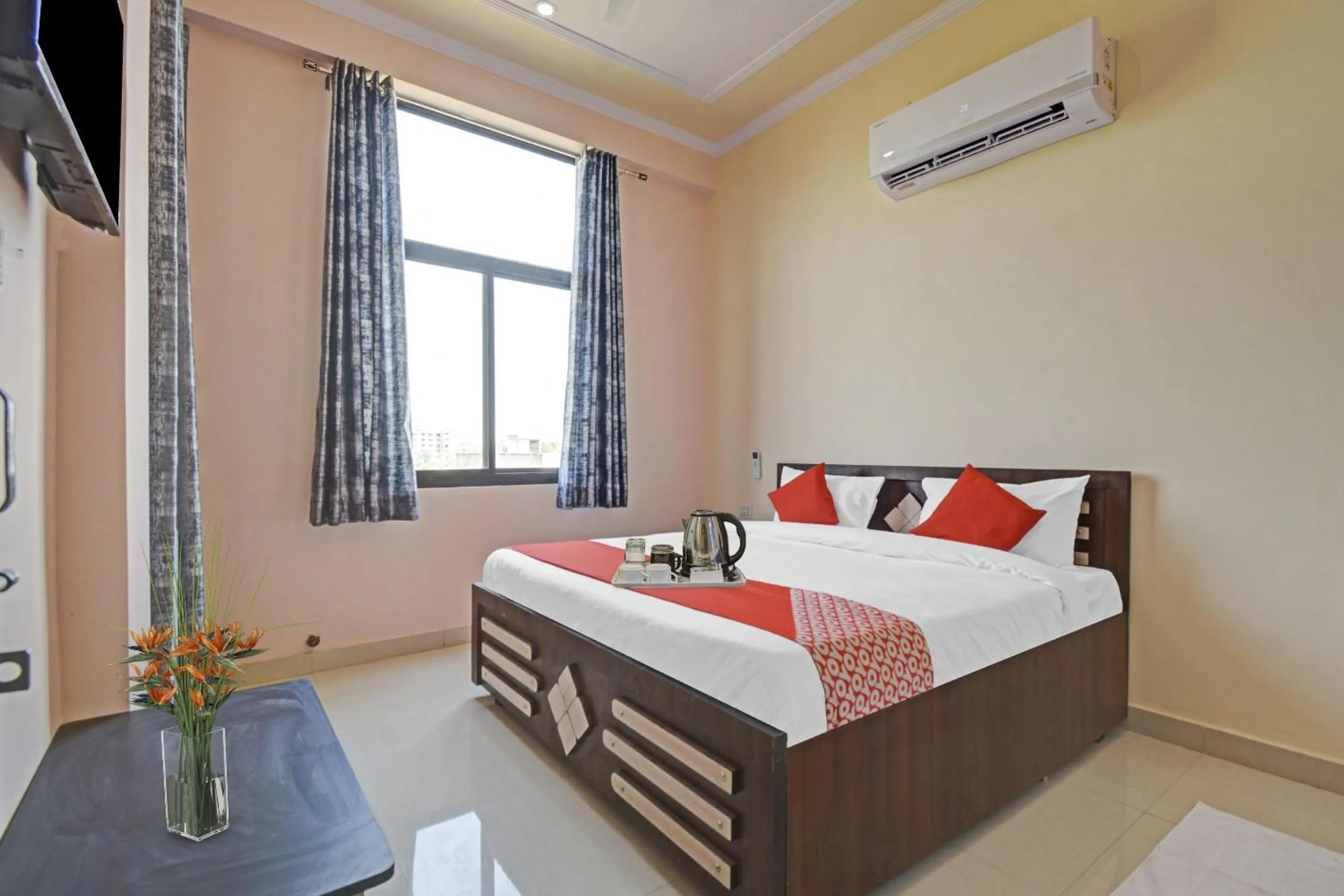 Bedroom in Hotel O Kalot