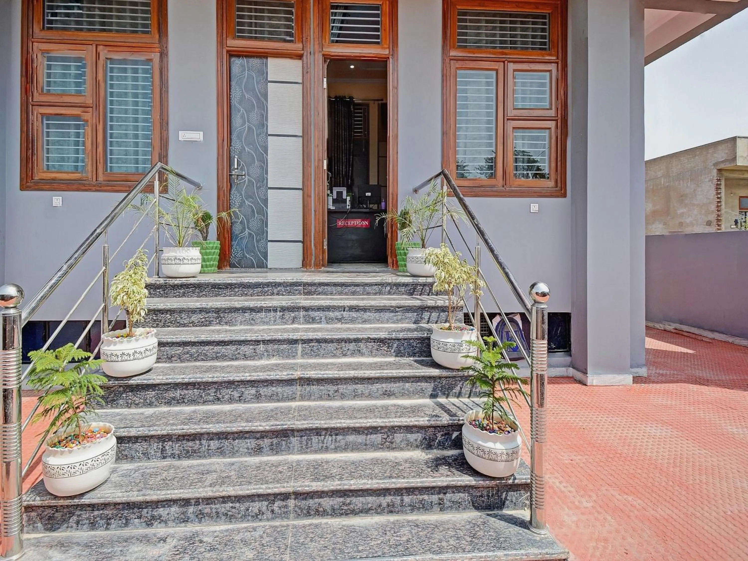 Facade/entrance in Hotel O Kalot