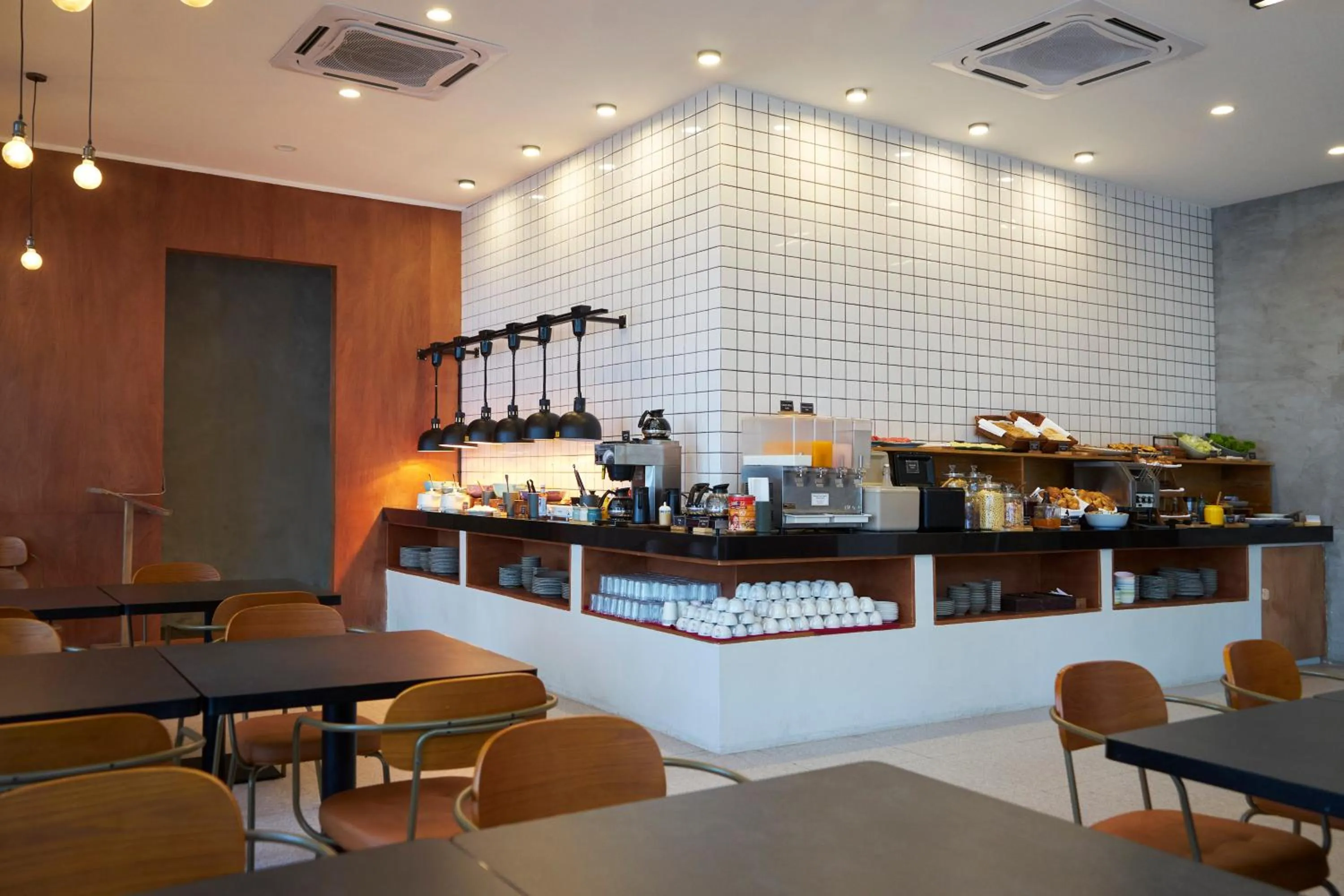 Restaurant/places to eat in Escape Beach Resort - New Look & Improved