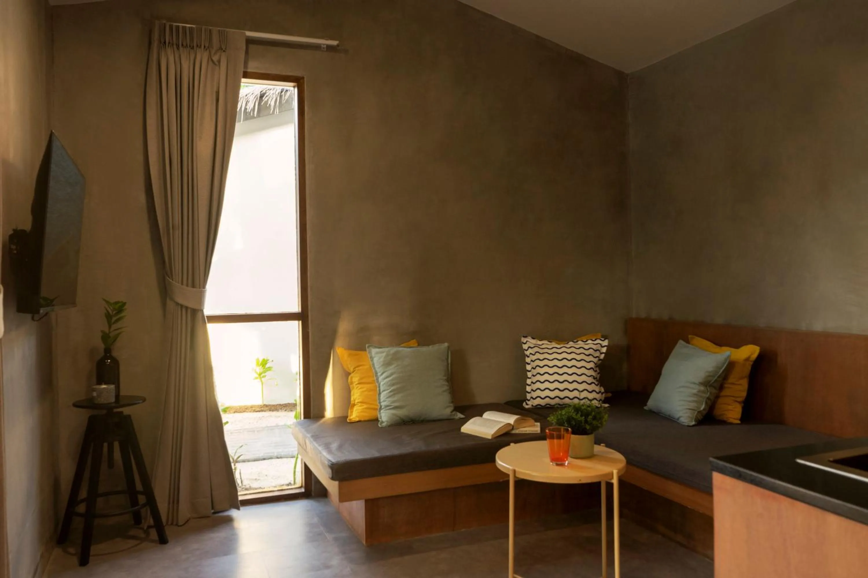 TV and multimedia in Escape Beach Resort - New Look & Improved