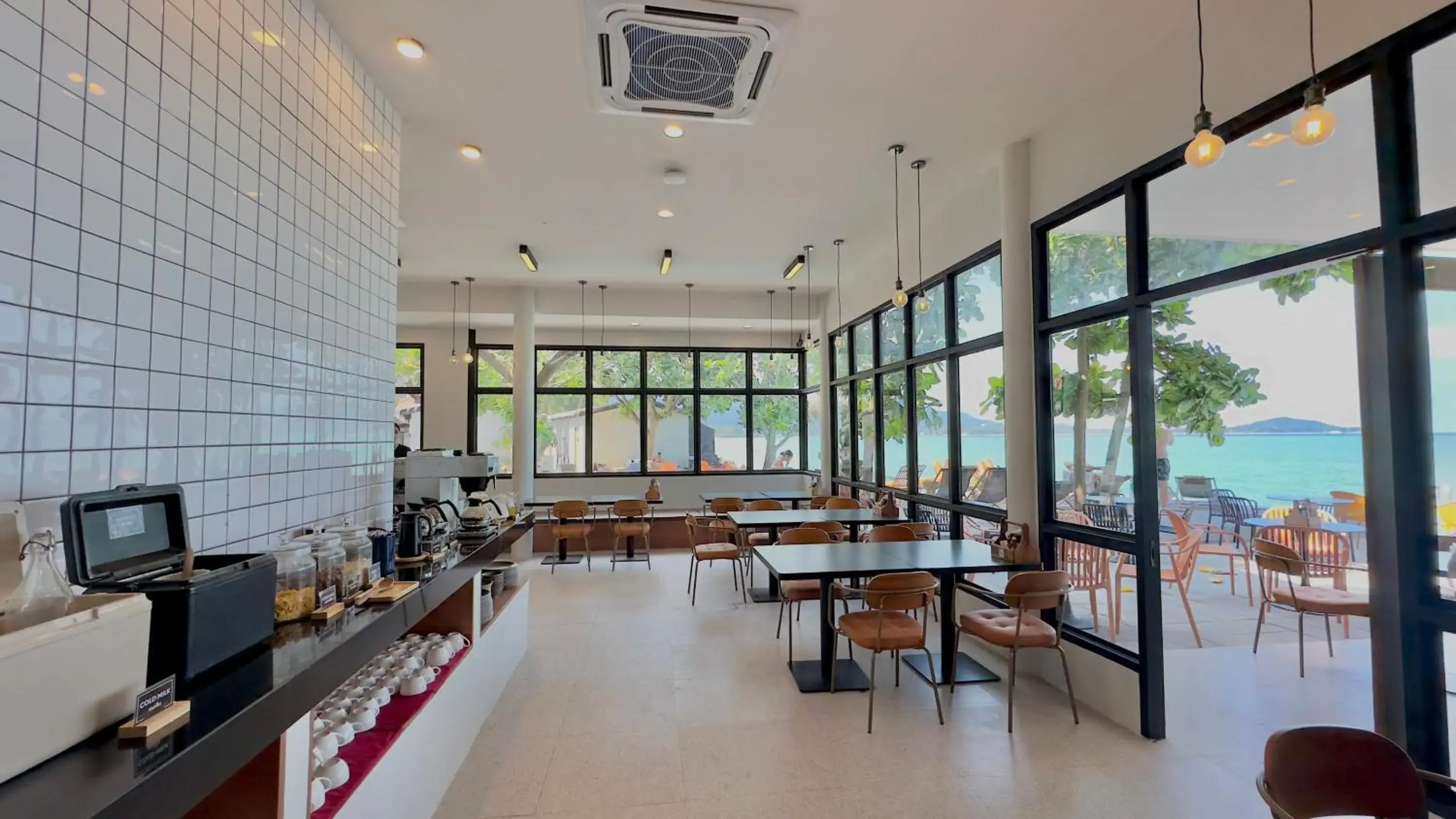 Restaurant/places to eat in Escape Beach Resort - New Look & Improved Restaurant/places to eat in Escape Beach Resort - New Look & Improved