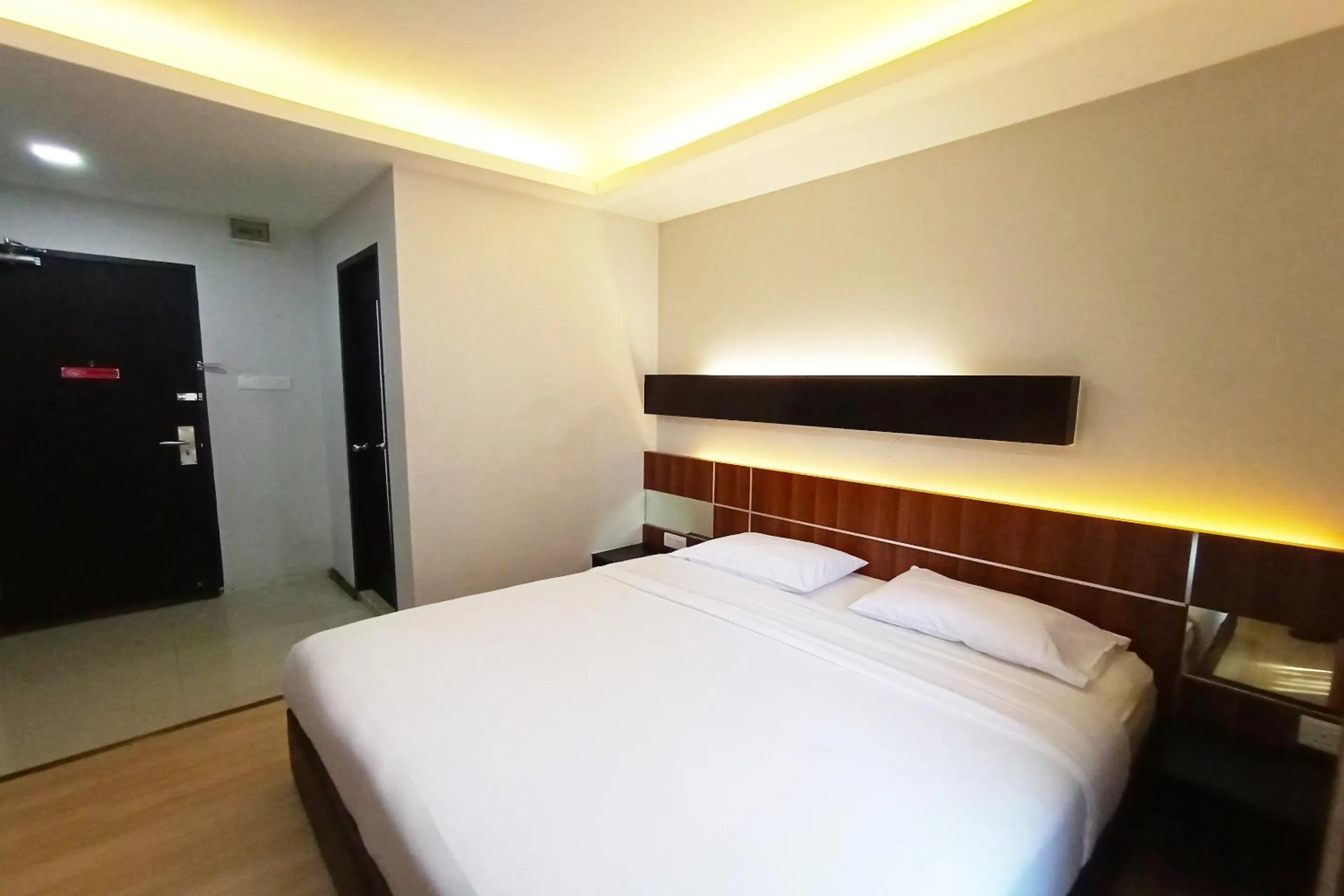 Bedroom, Bed in Hotel O Hi Inn