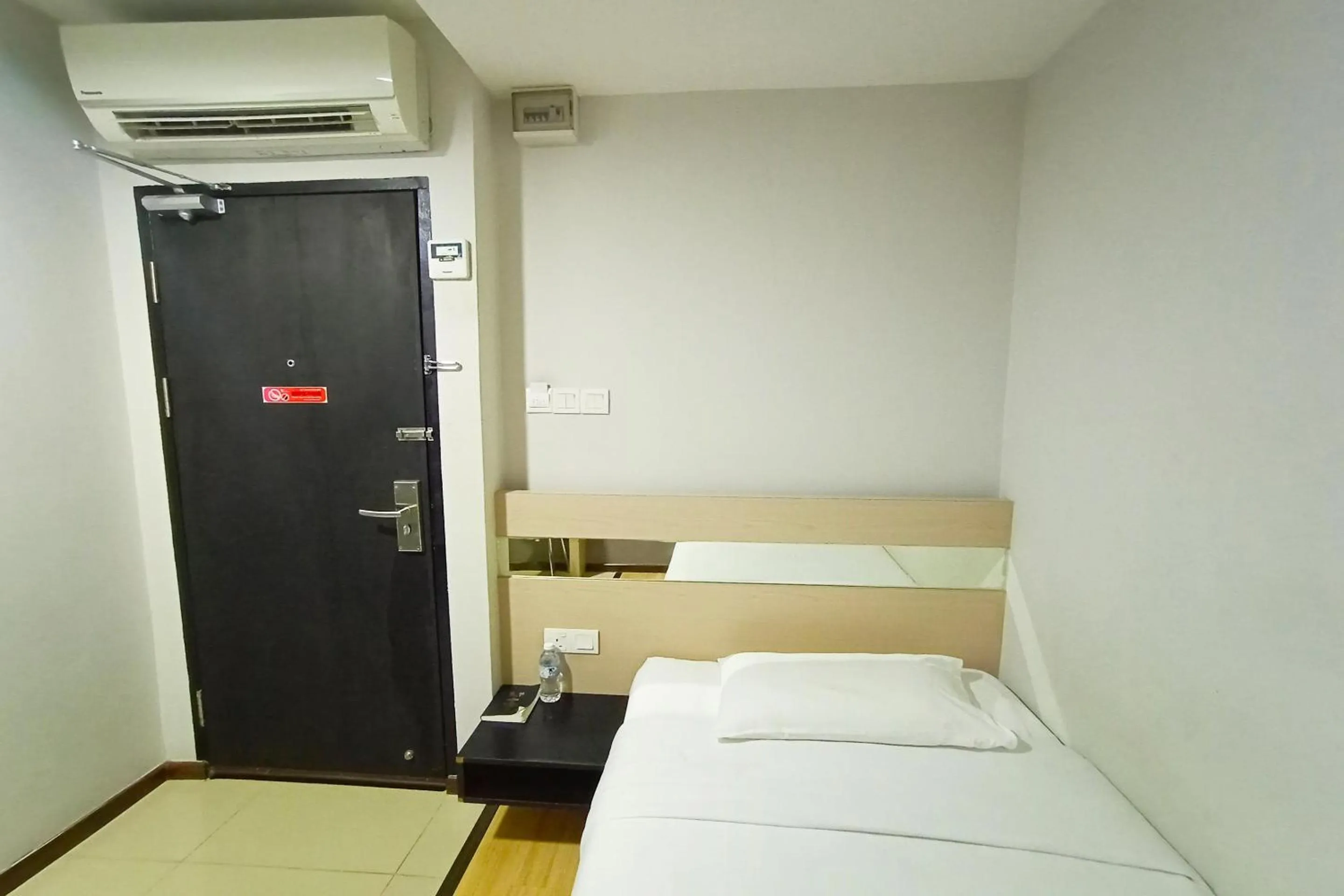 Bedroom, Bed in Hotel O Hi Inn