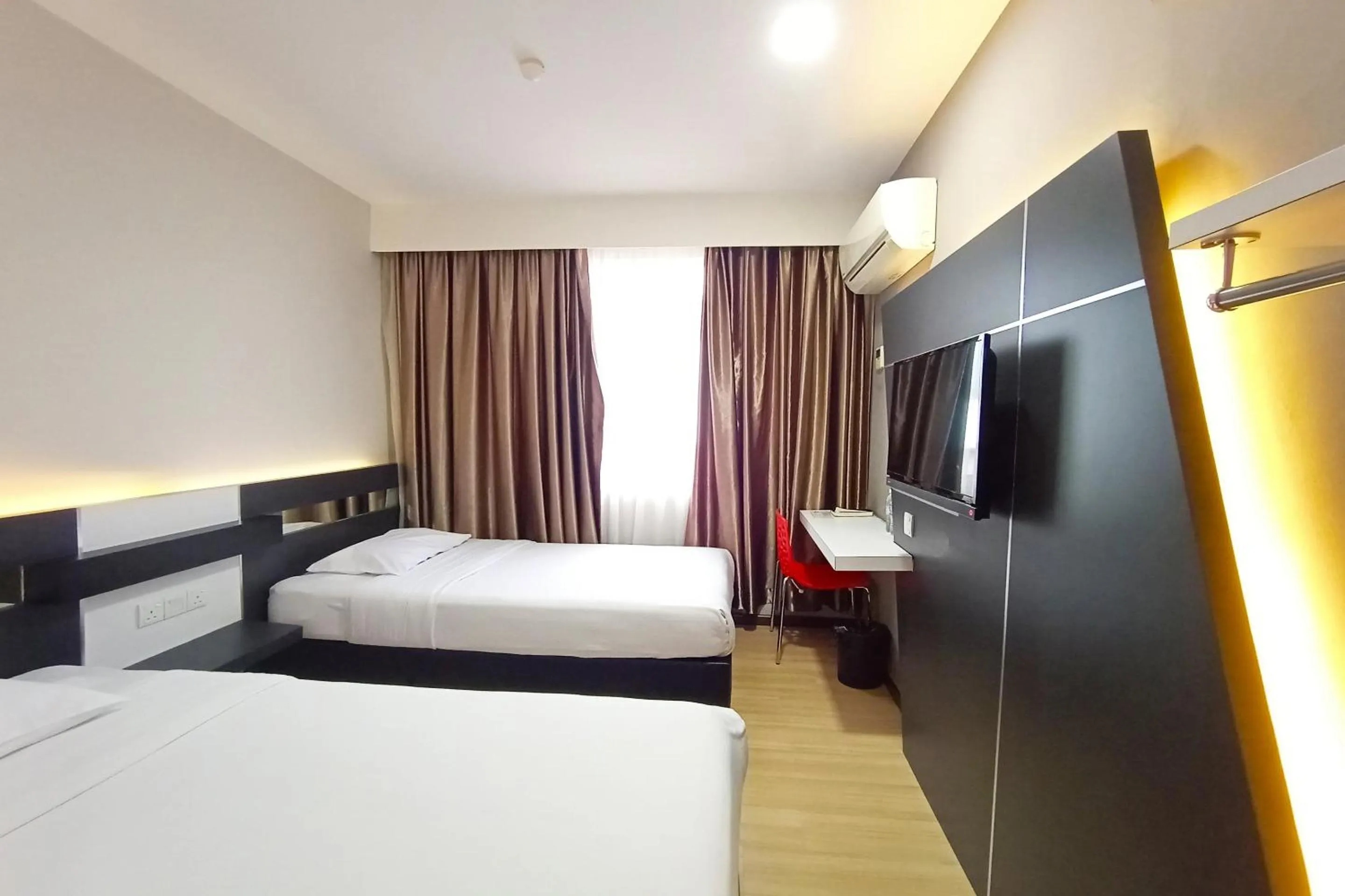 Bedroom, Bed in Hotel O Hi Inn