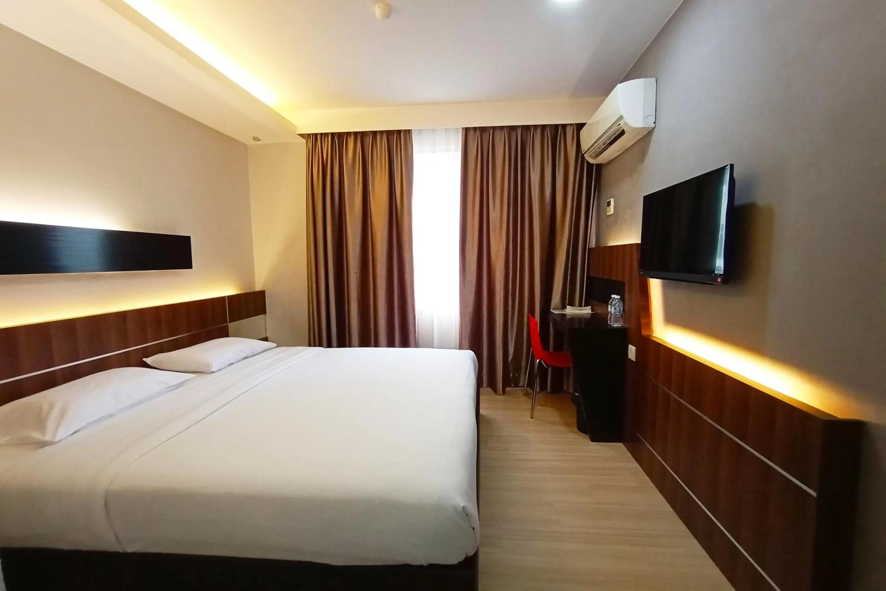 Bedroom, Bed in Hotel O Hi Inn