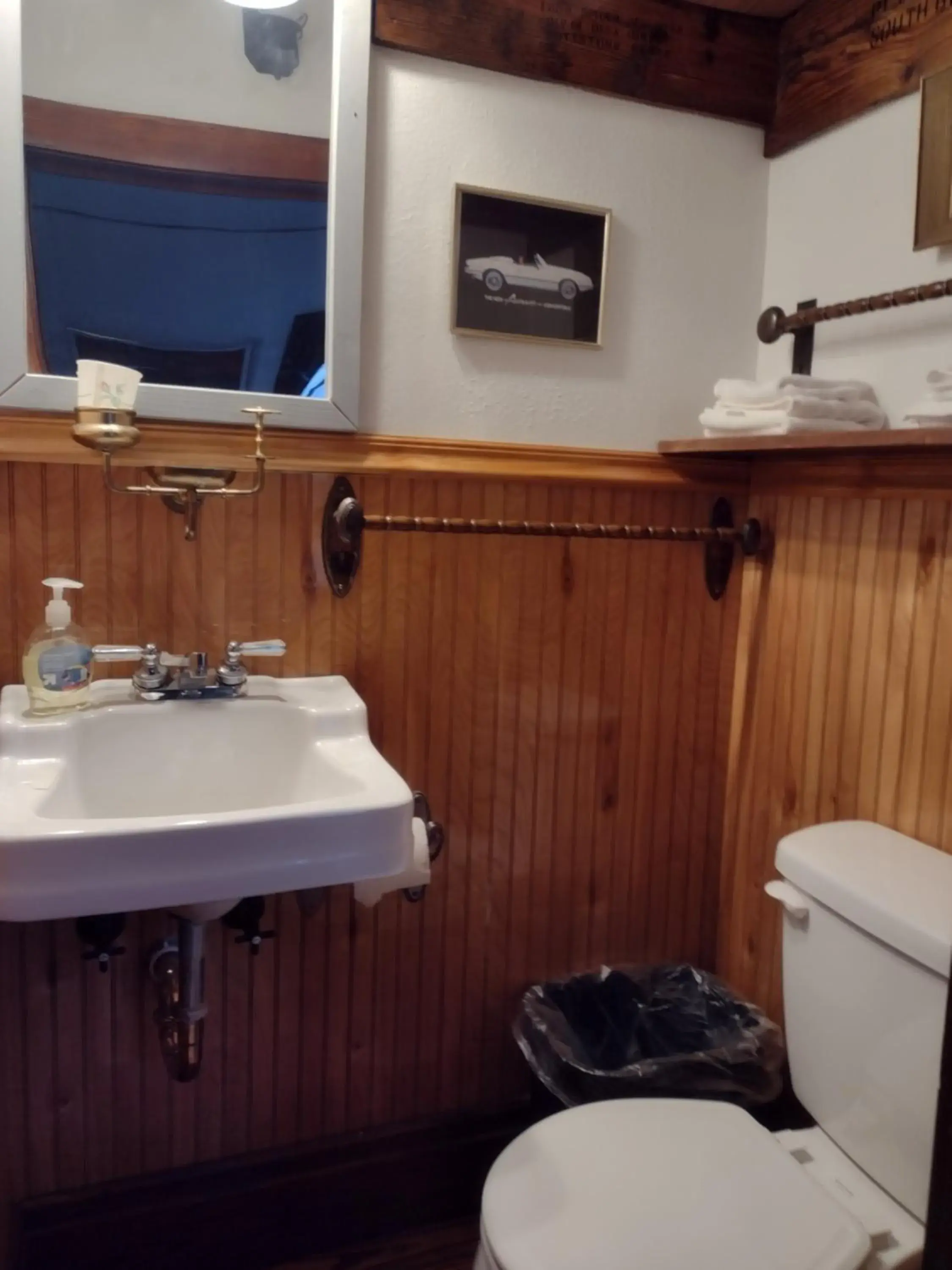 Twin Room with Shared Bathroom - single occupancy in The Avanti Houses Twin Room with Shared Bathroom - single occupancy in The Avanti Houses