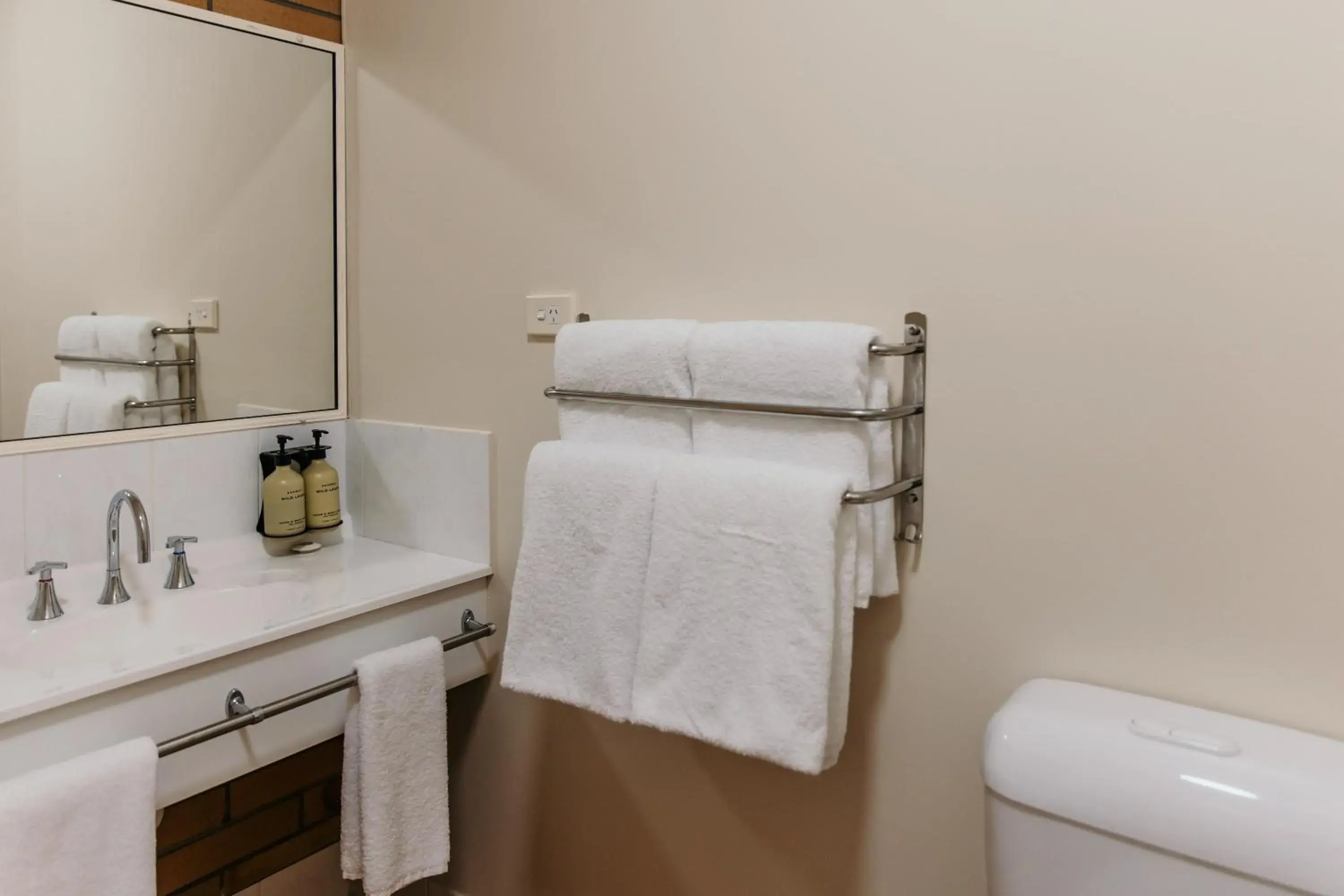 Family Twin (No Pets) in Oasis Motor Inn Blackall Family Twin (No Pets) in Oasis Motor Inn Blackall