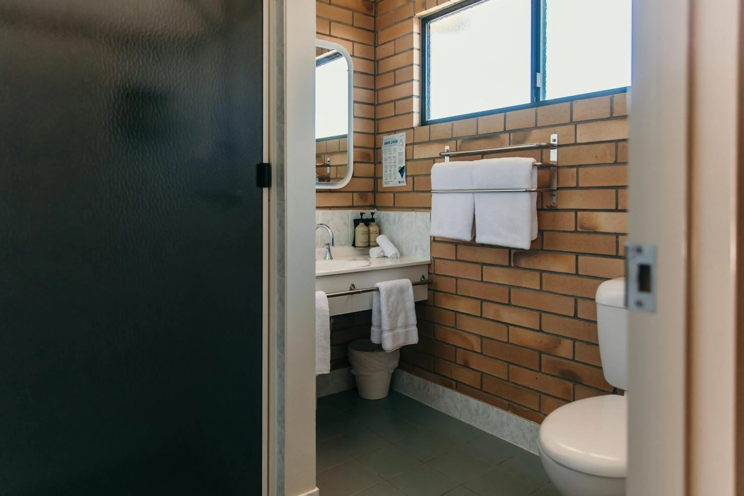 Bathroom in Oasis Motor Inn Blackall
