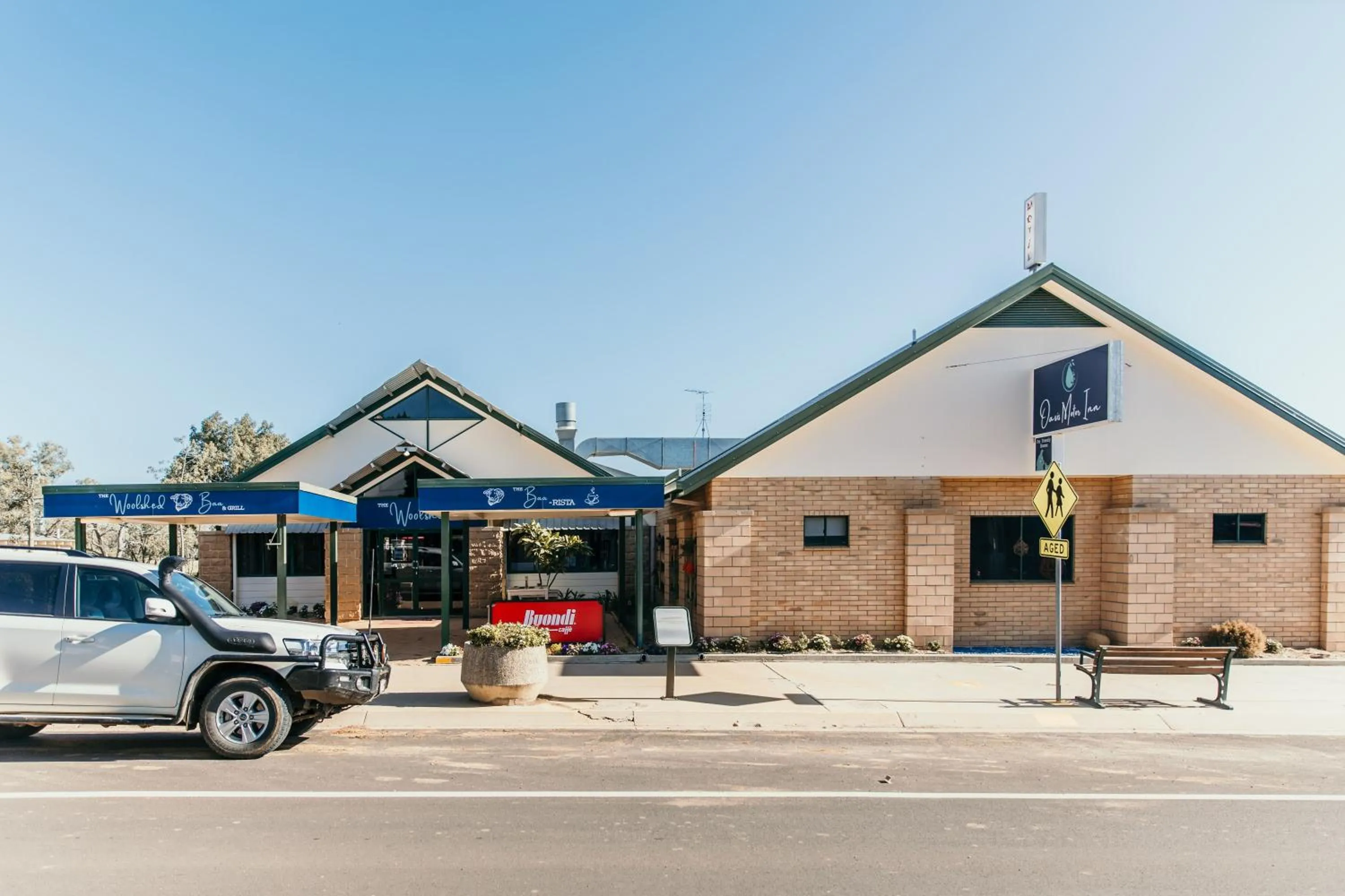 Property building in Oasis Motor Inn Blackall