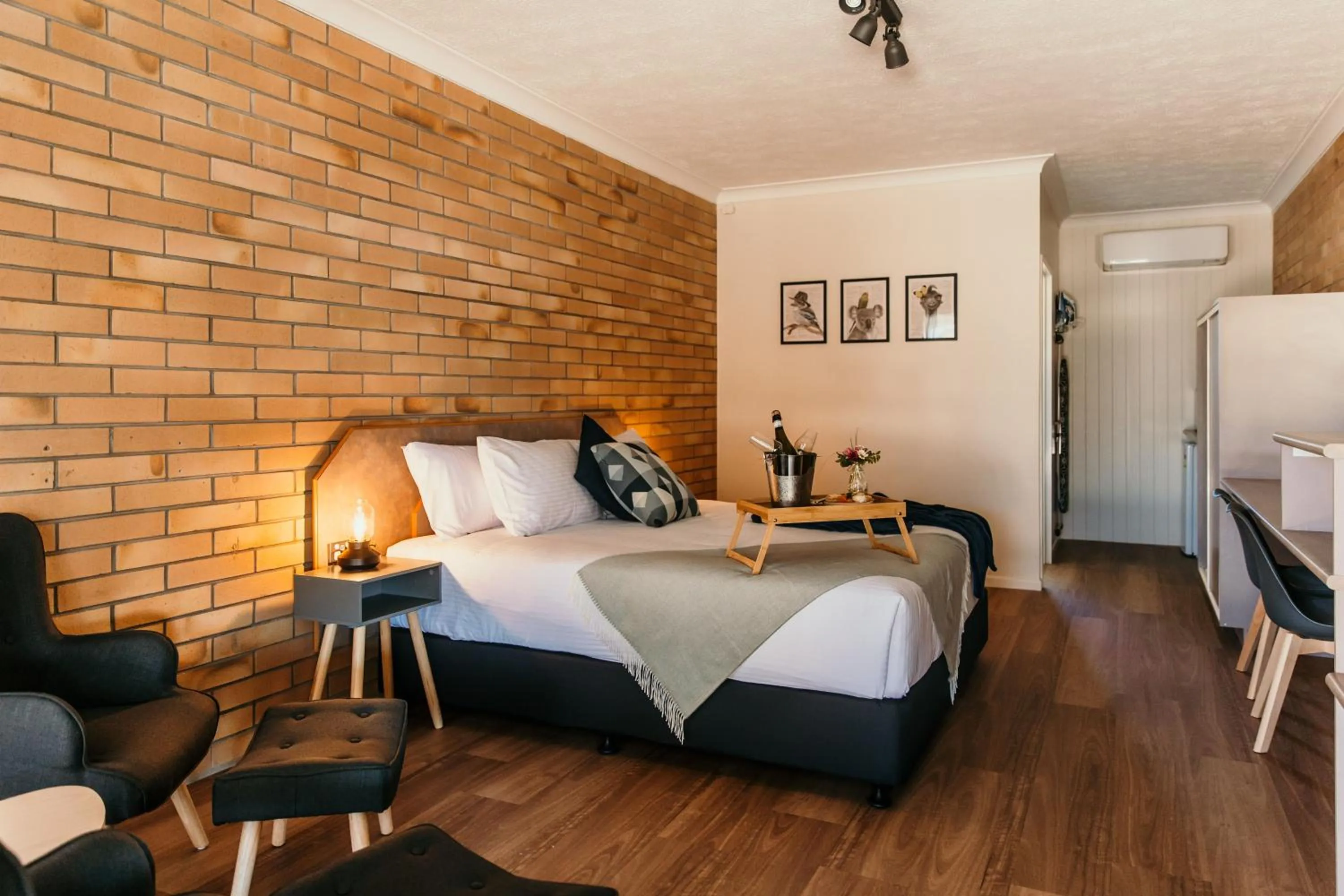 Bed in Oasis Motor Inn Blackall