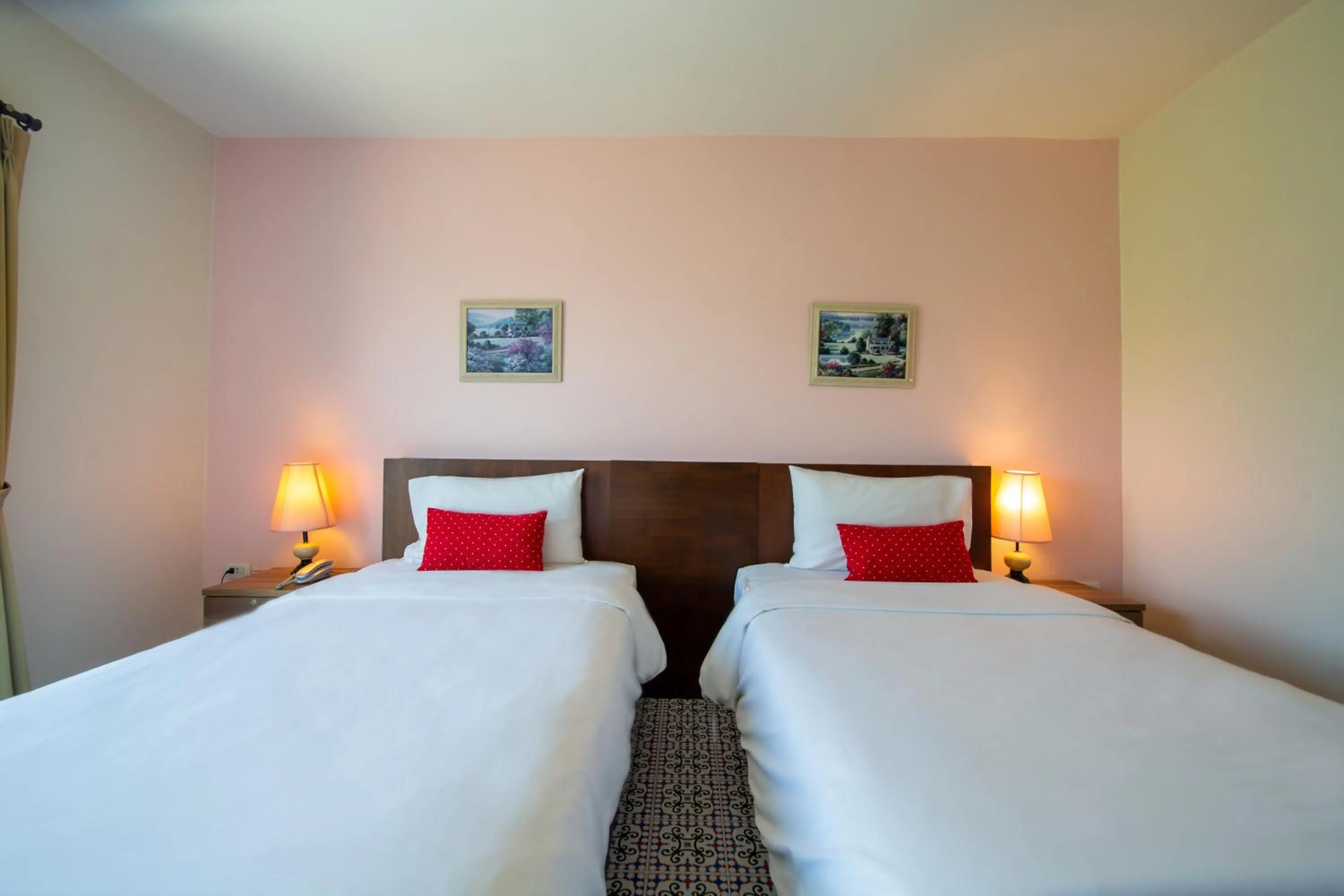 Bed in WE Valley Hotel