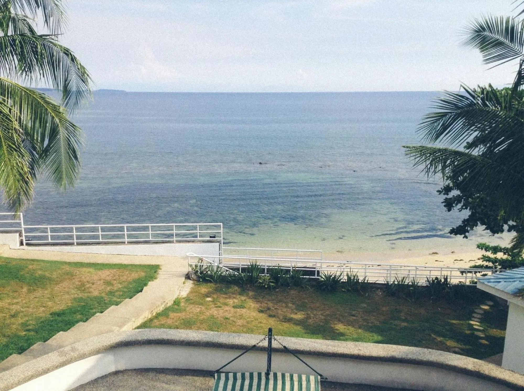 Beach in RedDoorz @ Sukitel Budget Hotel Nasugbu