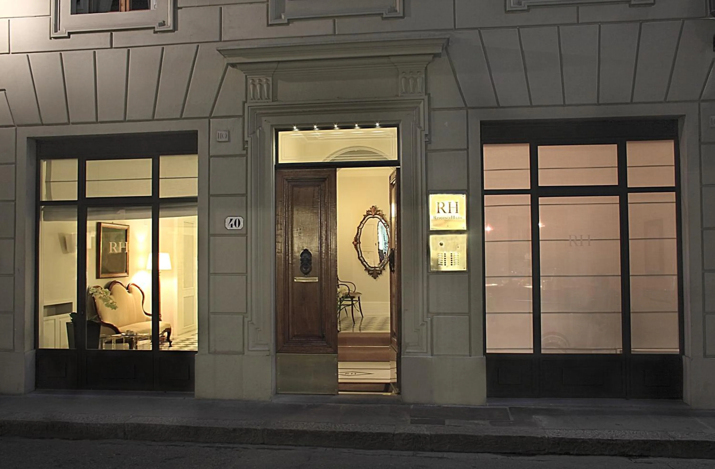 Facade/entrance in Residence Hilda